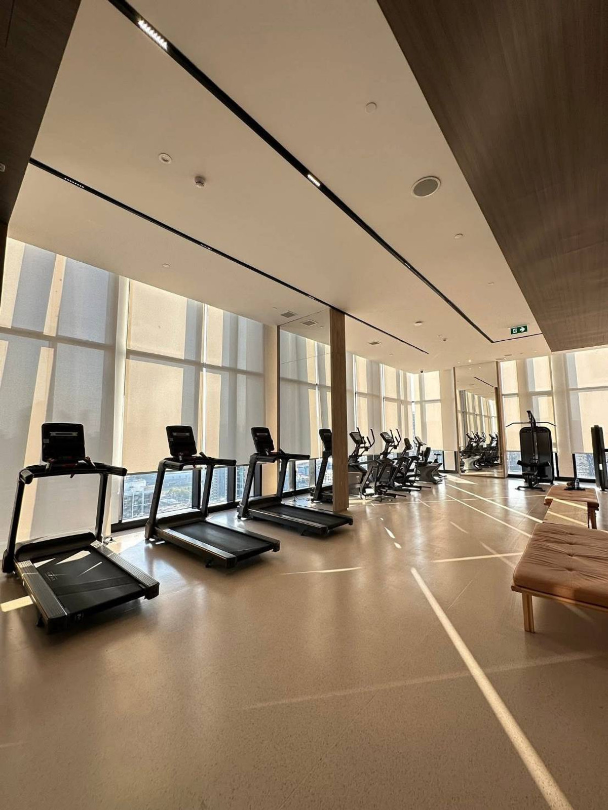 ให้เช่าคอนโดพระราม 9 เพชรบุรีตัดใหม่ RCA : ให้เช่า ✨ Nue District R9 Rama 9 ✨ เฟอร์นิเจอร์ และ เครื่องใช้ไฟฟ้าครบ ใกล้ MRT พระราม 9