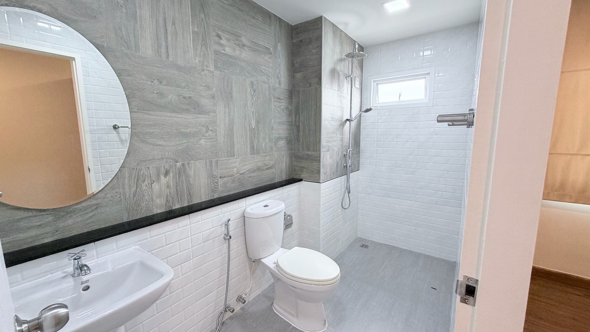 ให้เช่าอ่อนนุช อุดมสุข : บ้าน 3 ชั้น ตกแต่งสวยงาม ให้เช่า ย่านอ่อนนุช-ศรีนครินทร์ ใกล้ปิงมาร์เช่ปาร์ค เพียง 800 เมตร