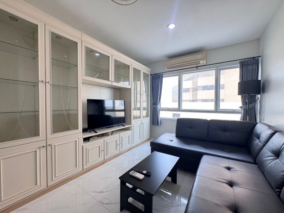 ให้เช่าคอนโดลาดพร้าว เซ็นทรัลลาดพร้าว : Sym Vibha Ladprao 2 ห้องนอน ห้องมุม รีโนเวทใหม่ ทำเลดีมาก ใกล้ central ladprao สวนจตุจักร, bts ,mrt