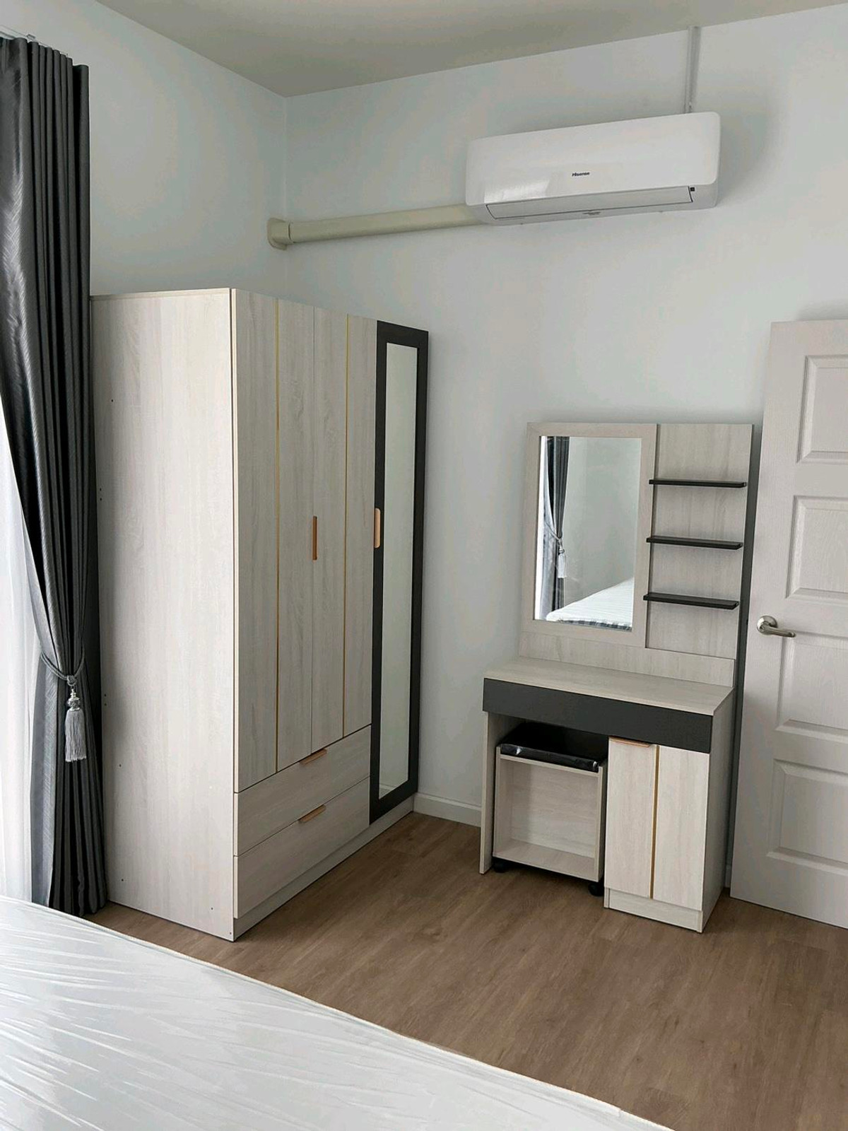 For RentHouseAyutthaya : Rent a new house/accept foreigners
(Can do a home office)