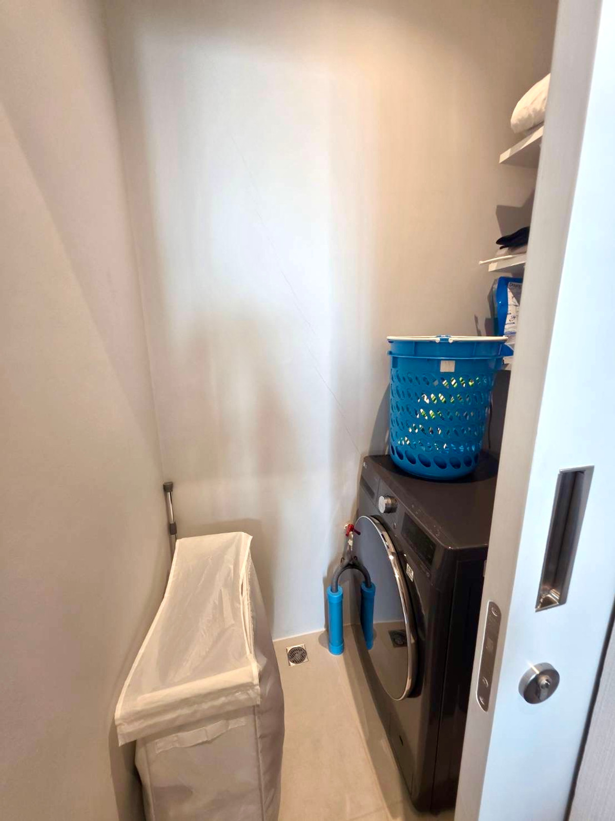 For SaleCondoWitthayu, Chidlom, Langsuan, Ploenchit : Muniq Langsuan: 1+1bed 1bath 64.56sqm. 23,500,000 Am: 0656199198