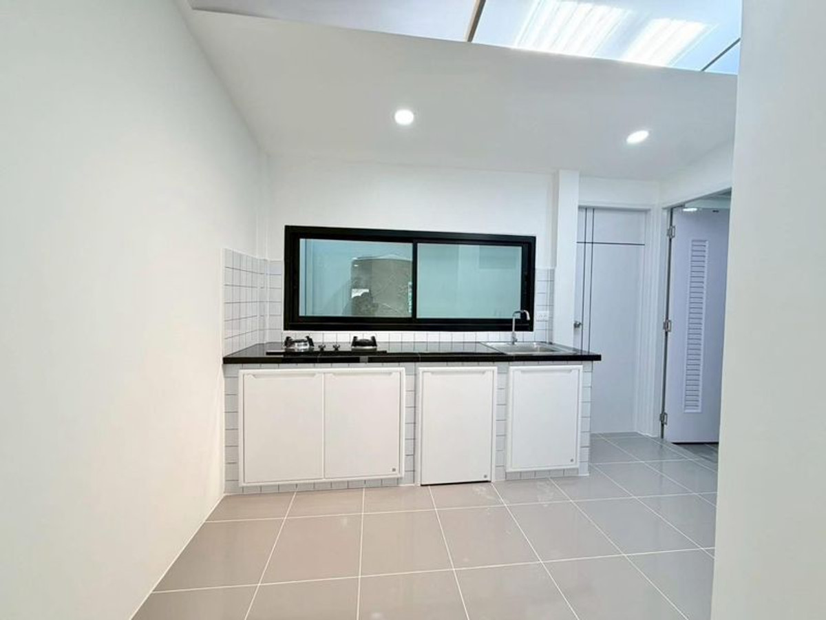 ขายทาวน์โฮมวิภาวดี ดอนเมือง หลักสี่ : ทาวน์เฮ้าส์ 1.5 ชั้น ม.พงษ์เพชรพัฒนา (งามวงศ์วาน 35)  ขนาด 25 ตารางวา 3 ห้องนอน แต่งใหม่พร้อมอยู่ ซอยงามวงศ์วาน 35 แขวงทุ่งสองห้อง เขตหลักสี่ กรุงเทพมหานคร