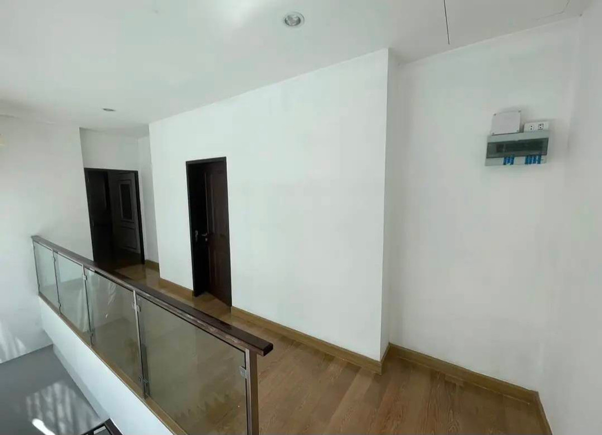 ให้เช่าบ้านปิ่นเกล้า จรัญสนิทวงศ์ : ให้เช่า หมู่บ้านสิริจันทร์ ถนน ฉิมพลี บ้านเดี่ยว 2 ชั้นครึ่ง 4 ห้องนอน 4 ห้องน้ำ จอดรถ ได้ 4คัน บ้านสวย พร้อมอยู่