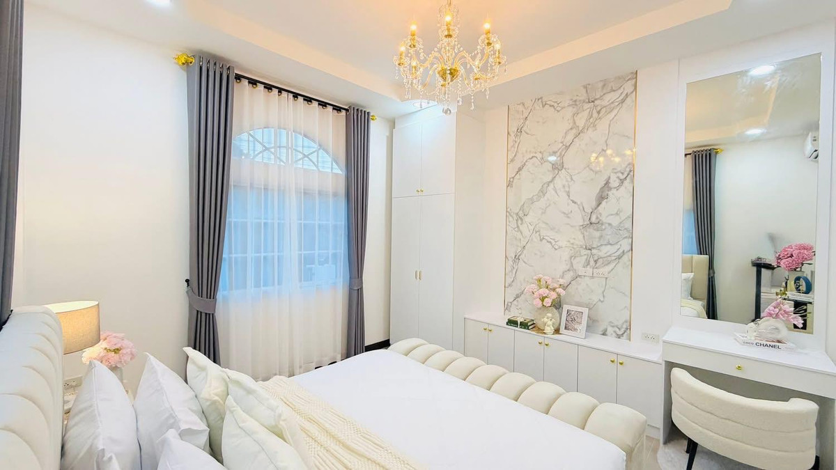 For SaleHousePattaya, Bangsaen, Chonburi : Classic Home 4 / 3 Bedrooms (For Sale), Classic Home 4 / 3 Bedrooms (FOR SALE) BEWN138