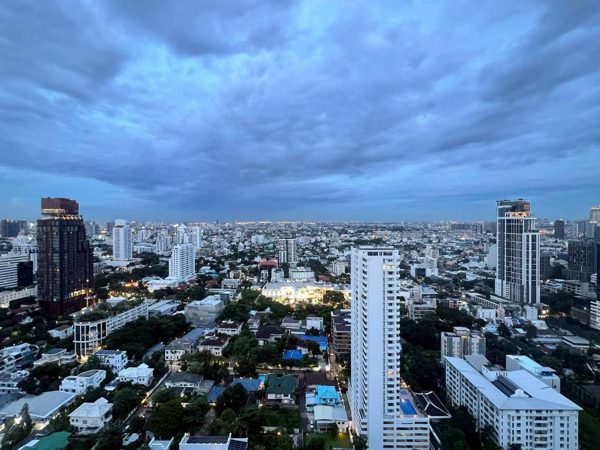 ให้เช่าคอนโดสุขุมวิท อโศก ทองหล่อ : ✅ QTR116 ✅ Line : @p2nproperty