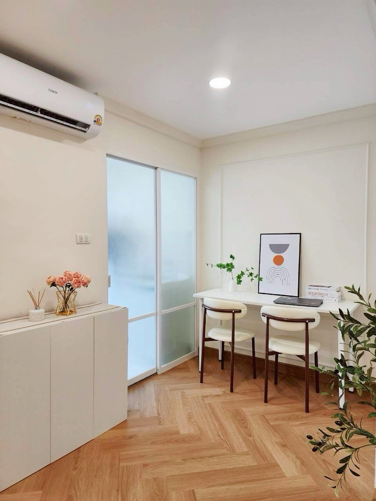 ขายคอนโดพระราม 9 เพชรบุรีตัดใหม่ RCA : 🔥ขาย  3.19 คอนโด1นอน 33sqm ใกล้MRT พระราม9 วิวตึกสูง ส่วนกลางดี พร้อมอยู่ นัดชม 084-976-1441