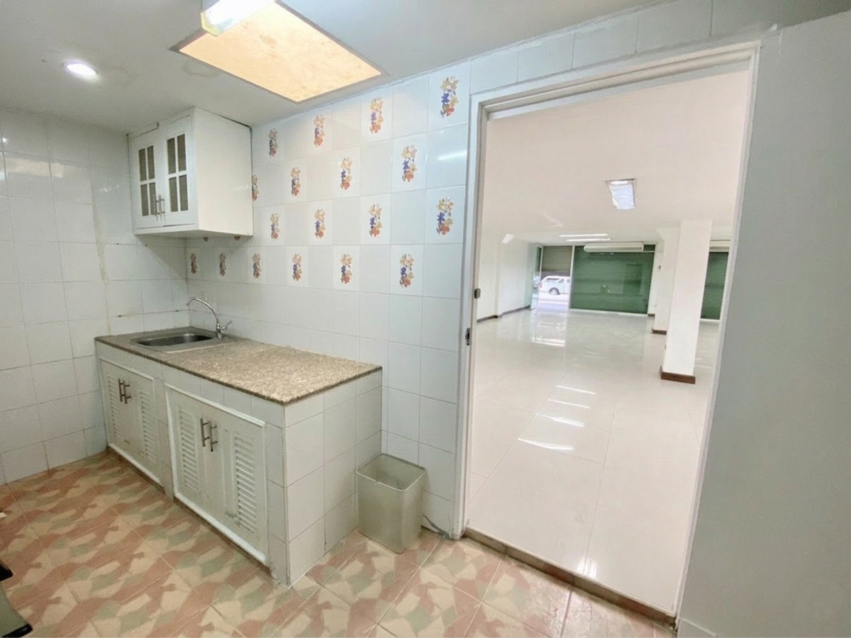 For SaleShop HouseBang Sue, Wong Sawang, Tao Pun : Commercial building opposite MRT Wongsawang / 2 units (for sale), Commercial Building opposite MRT Wongsawang / 2 Units (FOR SALE) BNS024