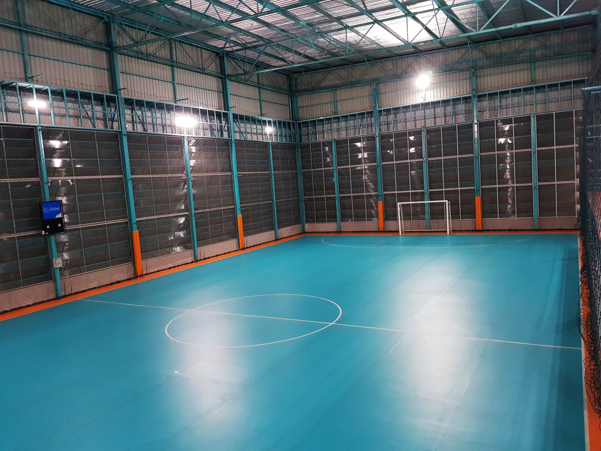 For RentWarehousePathum Thani,Rangsit, Thammasat : For rent: 2 rubber-soled futsal field areas, 4th floor, suitable for sports business operators.