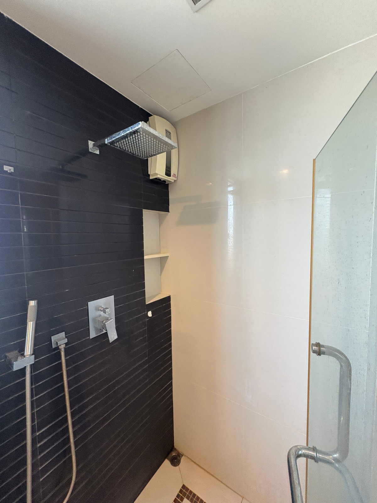 ให้เช่าคอนโดรัชดา ห้วยขวาง : 🔥ห้องสวย🔥Rhythm ratchada huaikwang 💫45 Sqm 1B1B💫22,000 บาท มีหลายห้องสนใจติดต่อนัดชม พัตเตอร์ 0928895628 line:plustor_ss