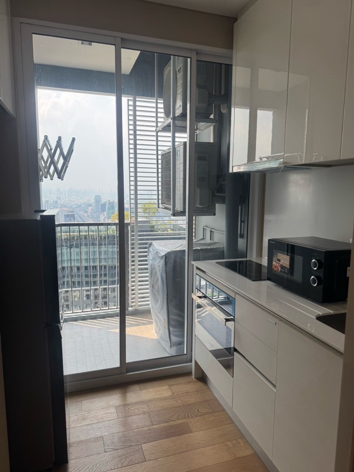 ให้เช่าคอนโดลาดพร้าว เซ็นทรัลลาดพร้าว : ให้เช่า The Saint Residences ☎️ 0912322009