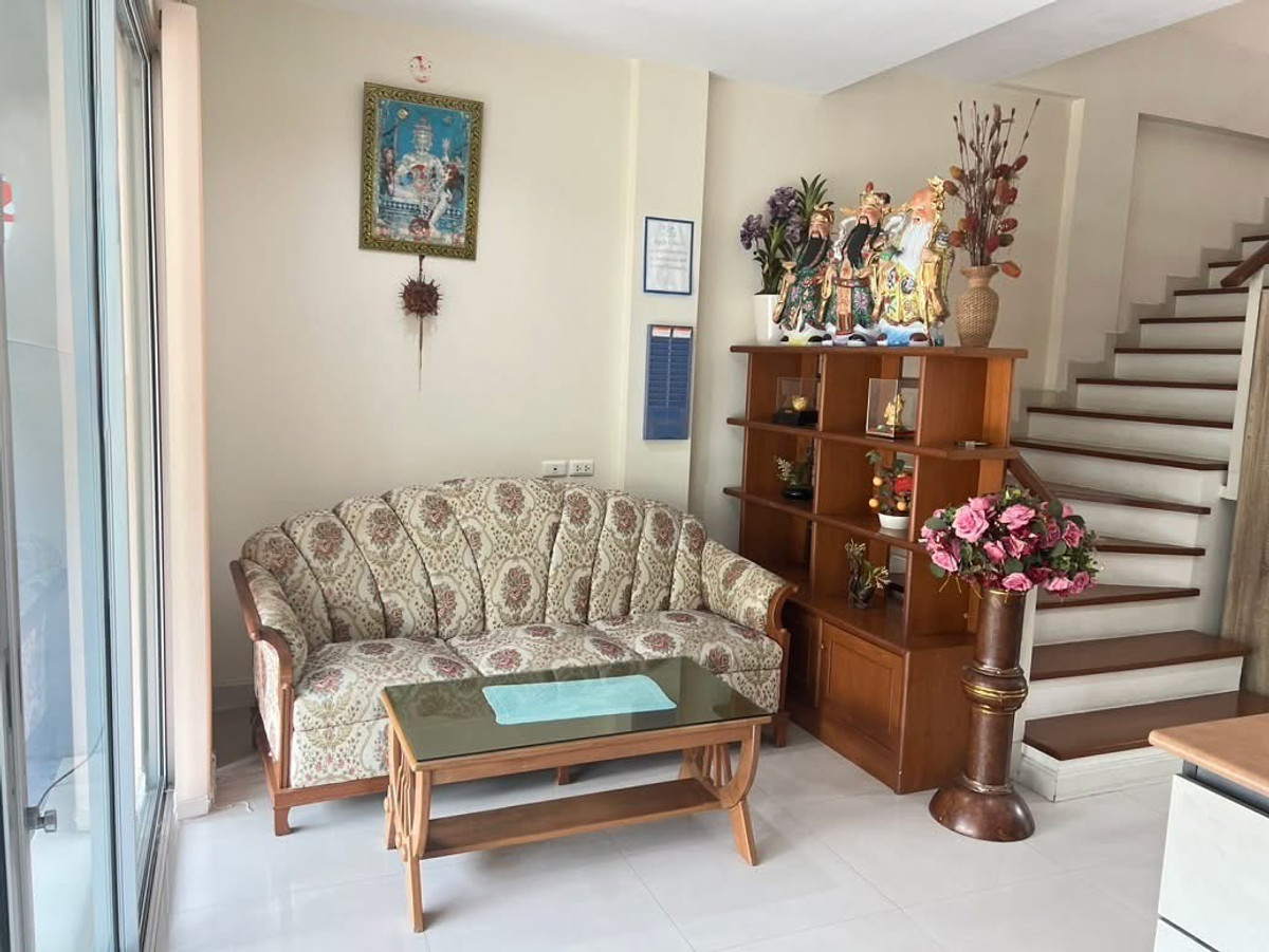 For SaleHousePattanakan, Srinakarin : Biztown Srinakarin / 5 Bedrooms (For Sale), Biztown Srinakarin / 5 Bedrooms (FOR SALE) GNG053