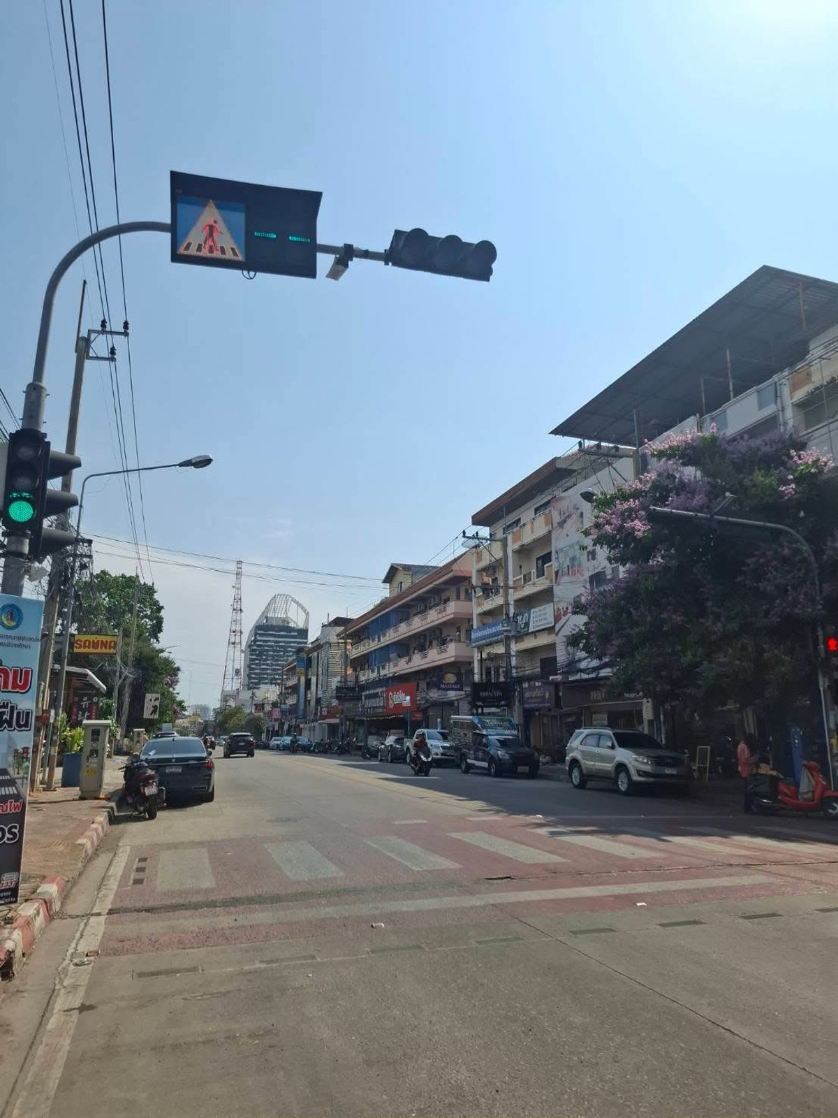 For RentShop HousePattaya, Bangsaen, Chonburi : Commercial Building for Lease – Prime Location in Pattaya