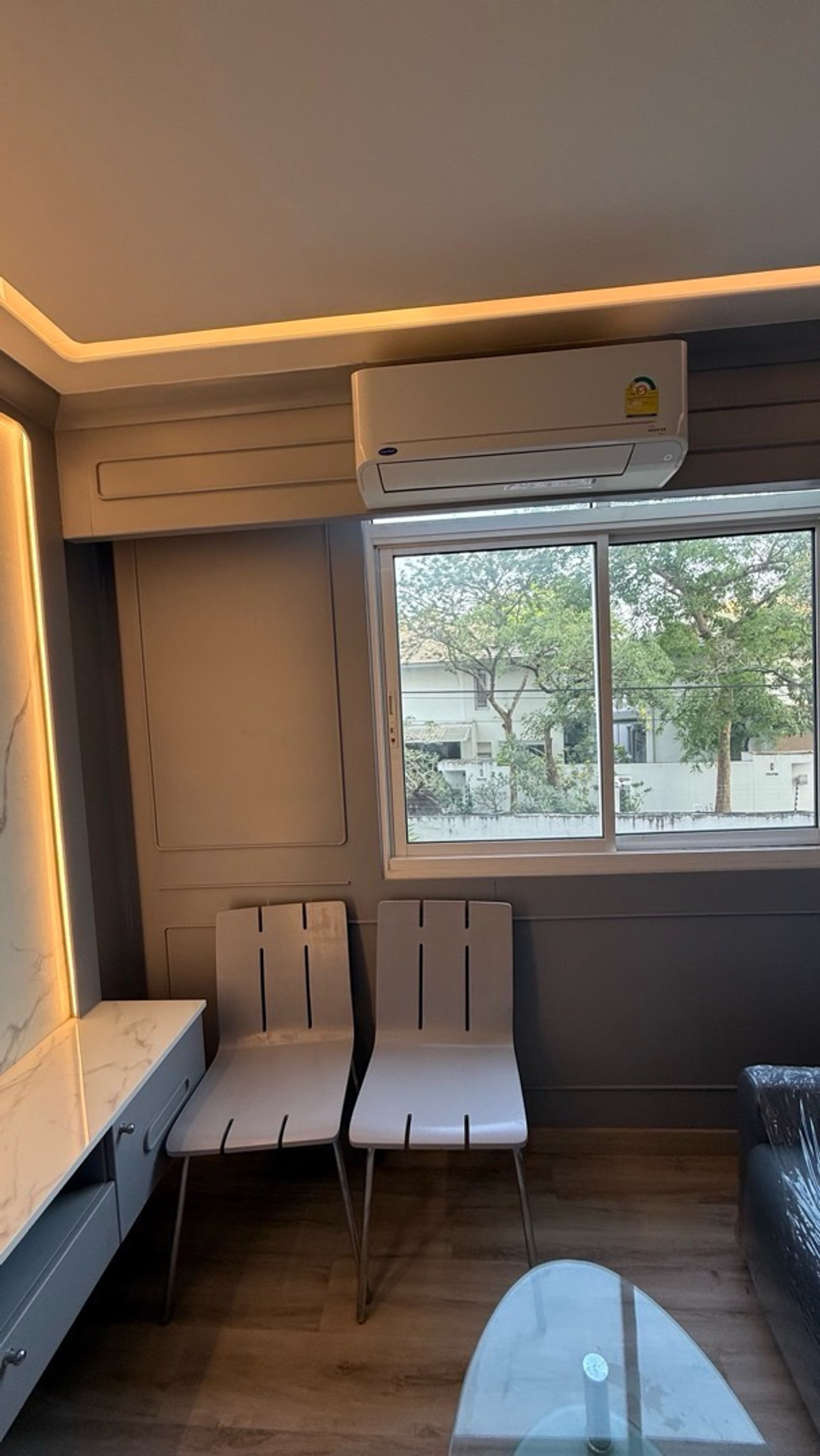 ให้เช่าคอนโดเลียบทางด่วนรามอินทรา : For rent JW. Sriwara 2 bed 2 bath 58 sqm 20,000 ให้เช่า 2 นอน 2 น้ำ 58 ตรม 20,000