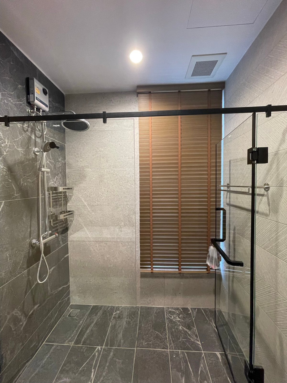 ขายบ้านสุขุมวิท อโศก ทองหล่อ : 🔥For Sale Renovated House in Thonglor! 4+1 Bedroom 370 sq.m fully Furnished Near Donki and BTS Thonglor Tel. 0863692224