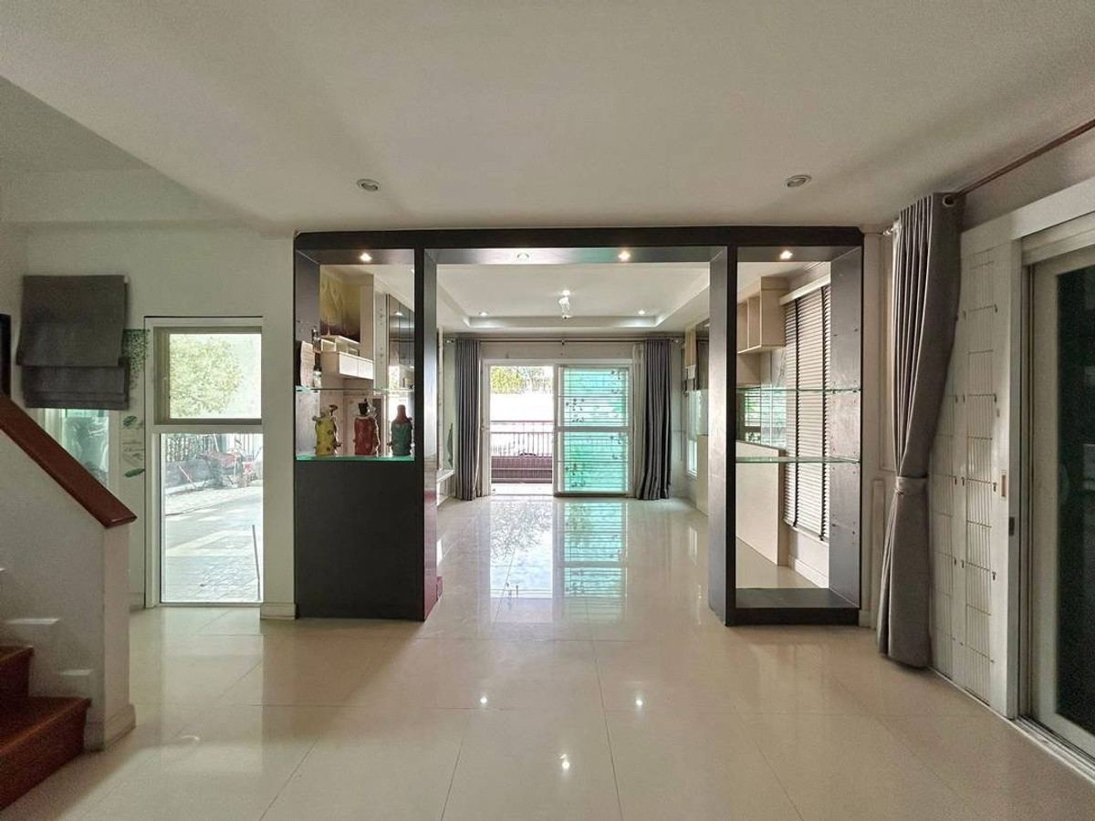 For SaleHousePathum Thani,Rangsit, Thammasat : Single house for sale, Bella Wongwaen - Lumlukka Klong 3, size 60 sq m, in front of the house does not collide with anyone, Bella Wongwaen - Lumlukka Klong 3