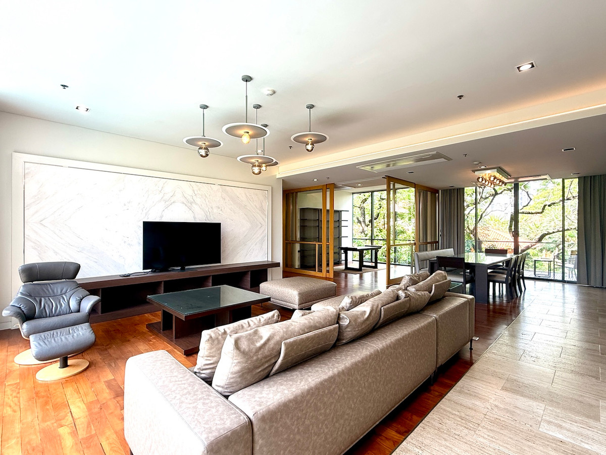 ให้เช่าคอนโดสุขุมวิท อโศก ทองหล่อ : คอนโดห้องใหญ่ 3 ห้องนอน พร้อมระเบียงกว้าง วิวสวน  ใกล้อโศกและพร้อมพงศ์