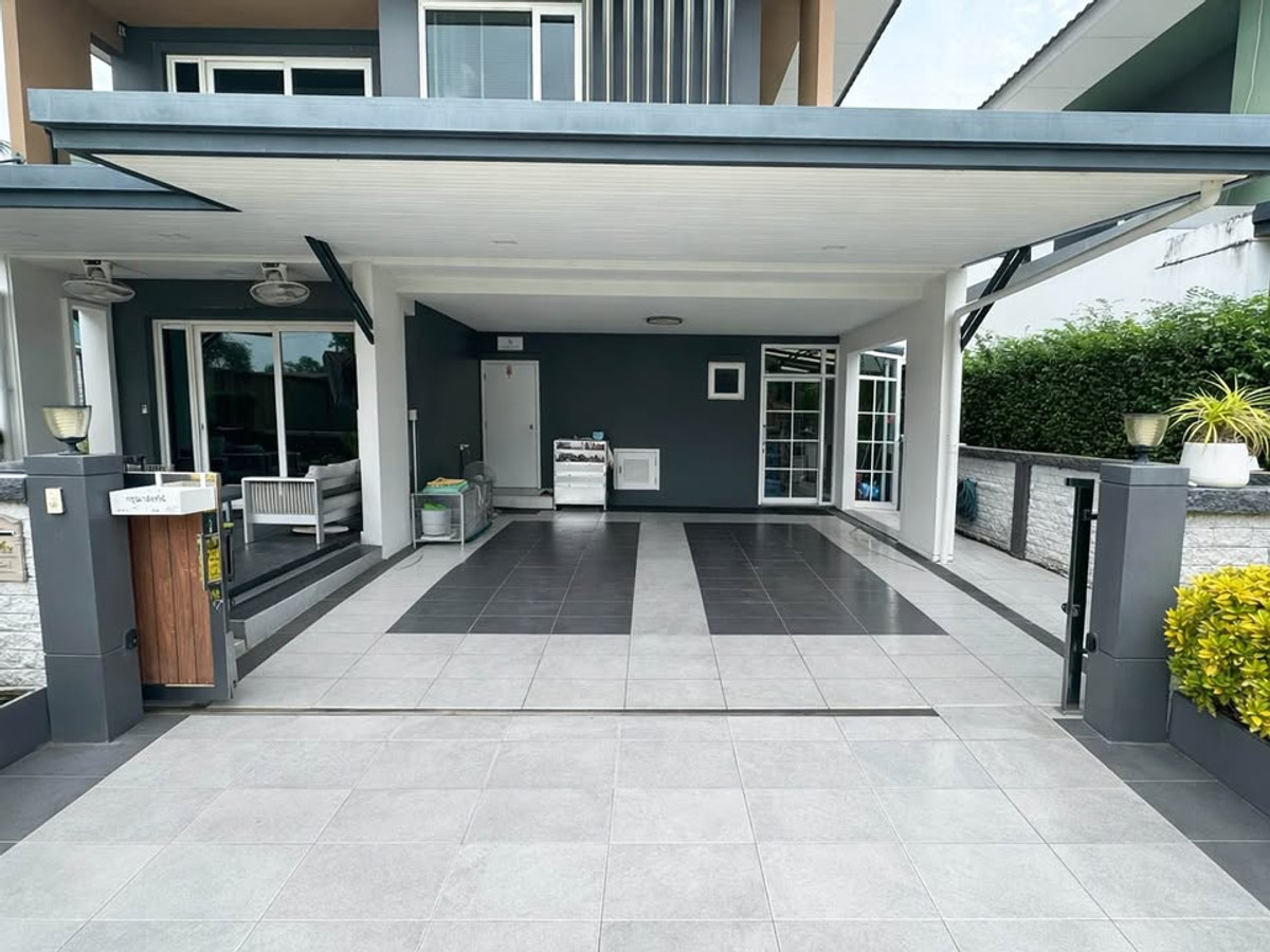 For SaleHousePattanakan, Srinakarin : K-6830 BEST DEAL🔥🔥 Urgent sale! Single house, Golden Village On Nut, Phatthanakan, ready to move in.