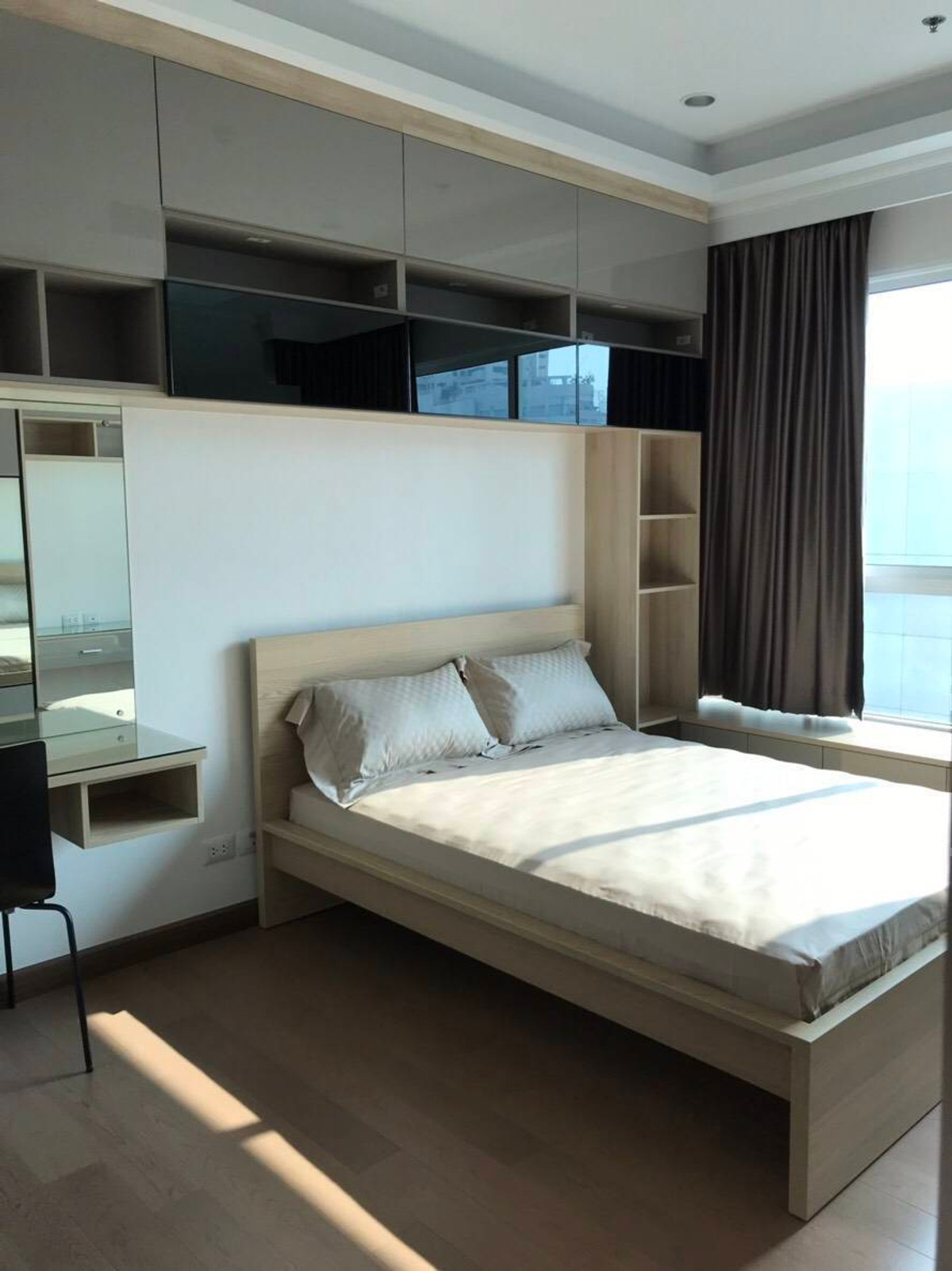 For RentCondoRatchathewi,Phayathai : Baiyoke view, east side, Phayathai location - easy to enter the city, comfortable to live in.