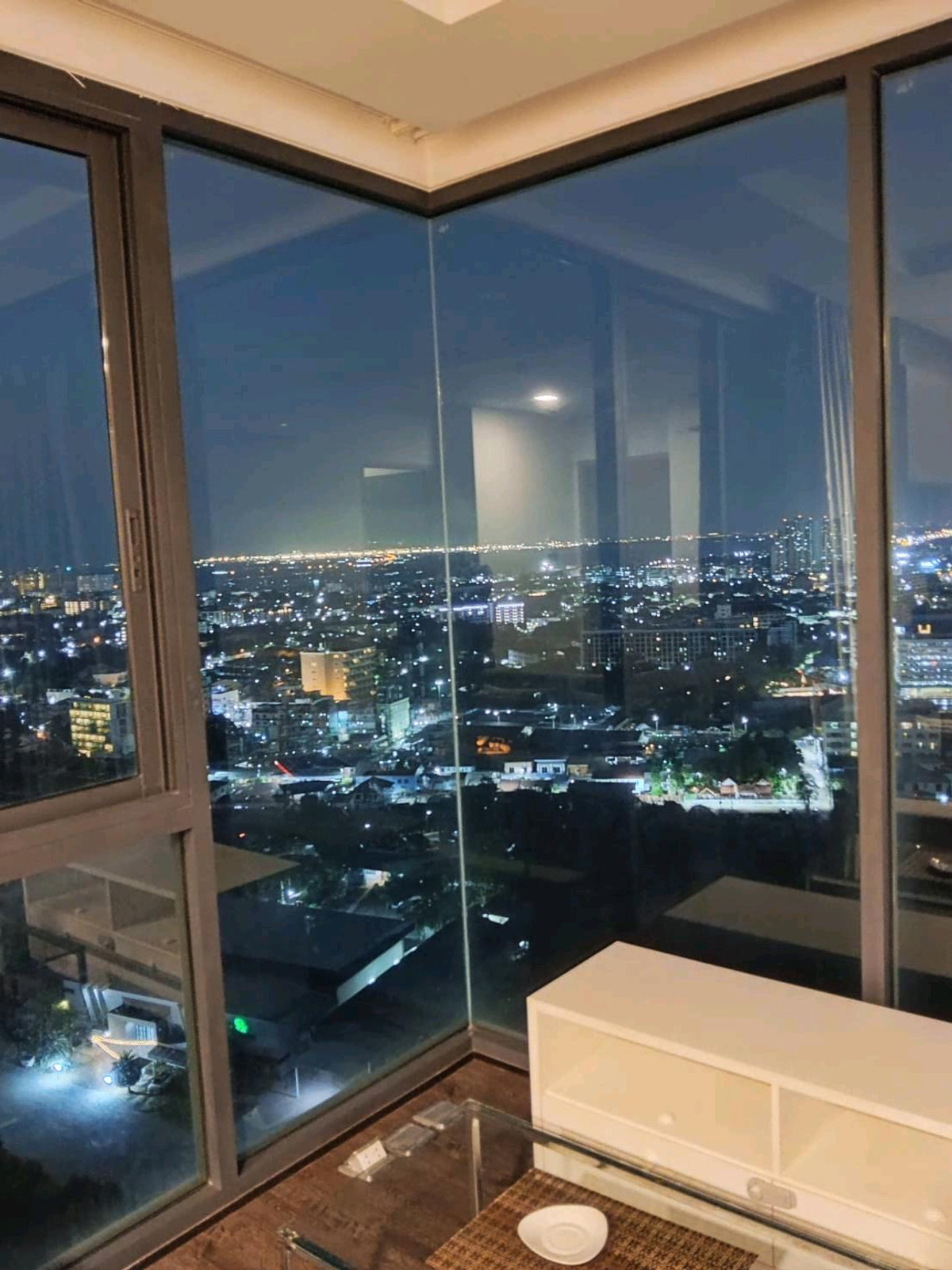 ให้เช่าคอนโดพัทยา บางแสน ชลบุรี สัตหีบ : Posh Pattaya​ ห้องมุม วิวทะเล+city