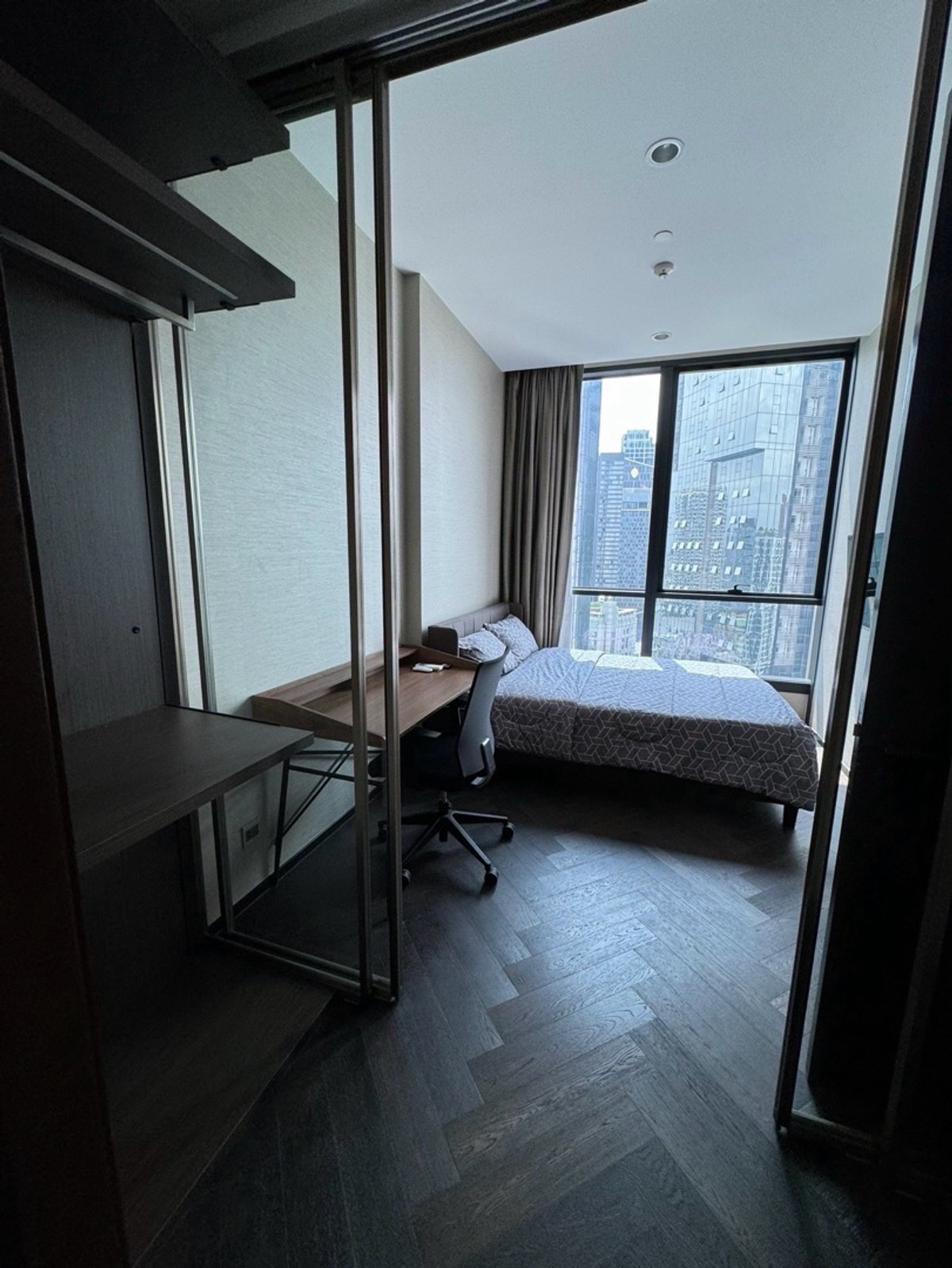 ขายคอนโดสุขุมวิท อโศก ทองหล่อ : The Esse Sukhumvit 36
Bedroom : 1 rooms
Bathroom : 1 rooms
Usable area: 38.0 sq.m.
Selling Price : 12,990,000 baht transfer 50:50 

Contact
Call or dm 0816878954
Whatapps : +66816878954