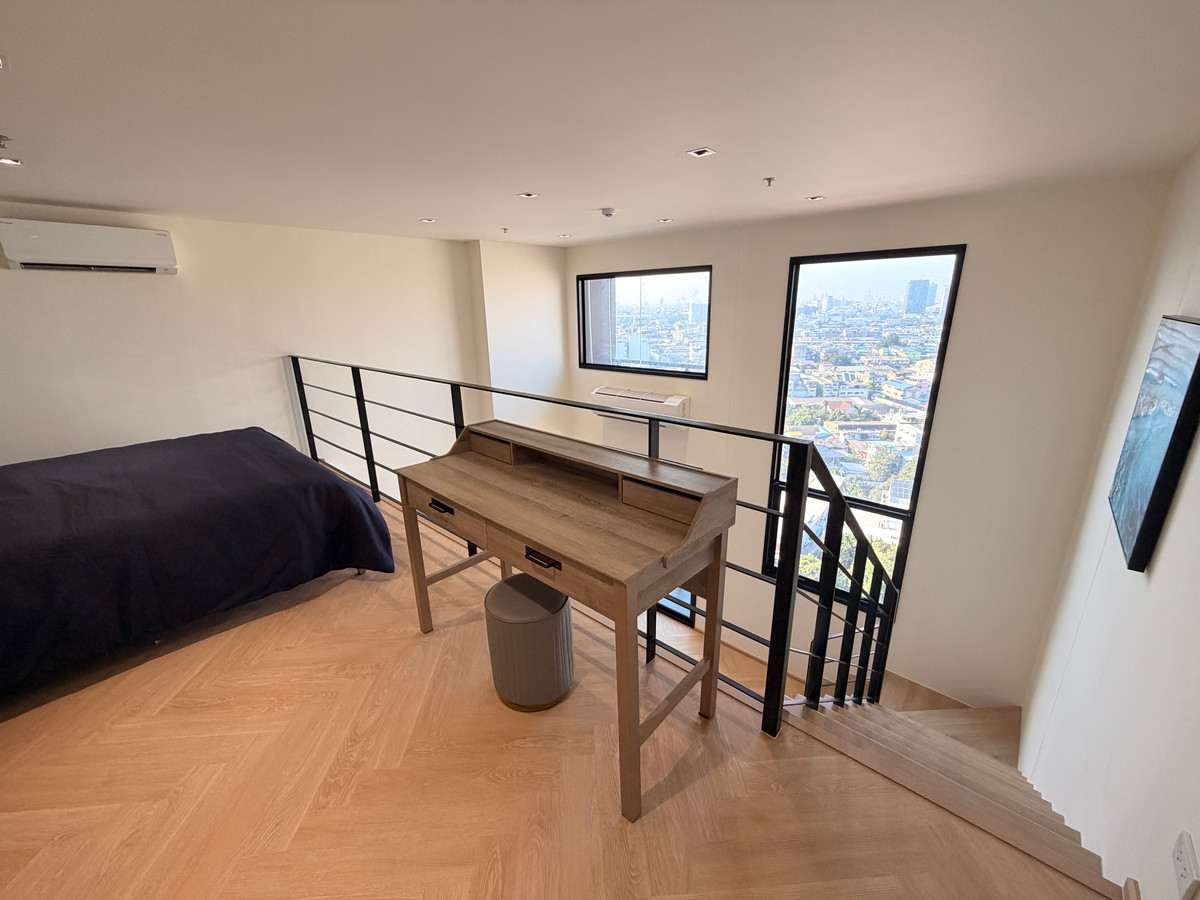 For RentCondoWongwianyai, Charoennakor : Loft Duplex room, fully furnished, ready to move in, free WiFi throughout the contract.