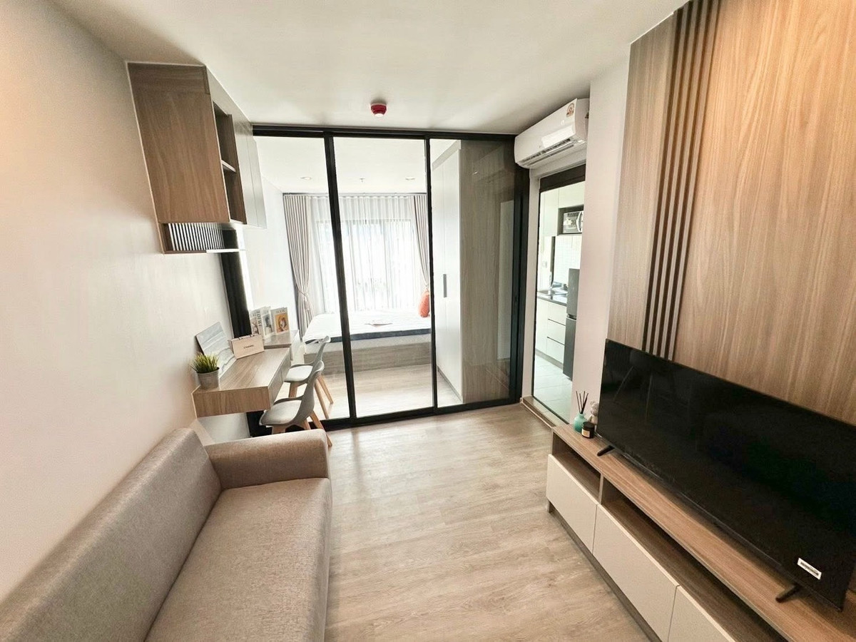 ให้เช่าคอนโดท่าพระ ตลาดพลู วุฒากาศ : 🩷ปล่อยเช่าคอนโด Regent วุฒากาศ ราคา 13,000. line @900cqqhk 
คอนโดใหม่มือ 1 ✅รับเฉพาะคนไทย
Regent วุฒากาศ ชั้น 14 วิวสระ 26 ตร.ม. ❤️13,000 ✅พร้อมชม✅แต่งแต่งบิ้วอินเต็มระบบเฟอร์ครบ กั้นห้องนอน เตียงพร้อมฟูก โซฟา
กั้นครัวแยก แอร์ 2 ตัว ชุดครัวบิ้วอิน