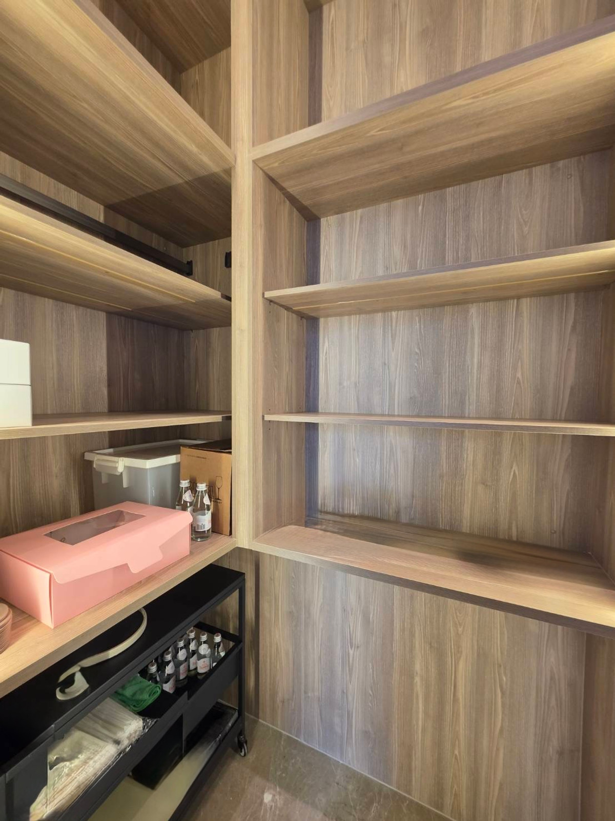 For SaleCondoWitthayu, Chidlom, Langsuan, Ploenchit : Scope Langsuan: 2bed 2.5bath 161.65sqm. 105,000,000 Brandnew, Fully Furnished, Embassy view Am: 0656199198