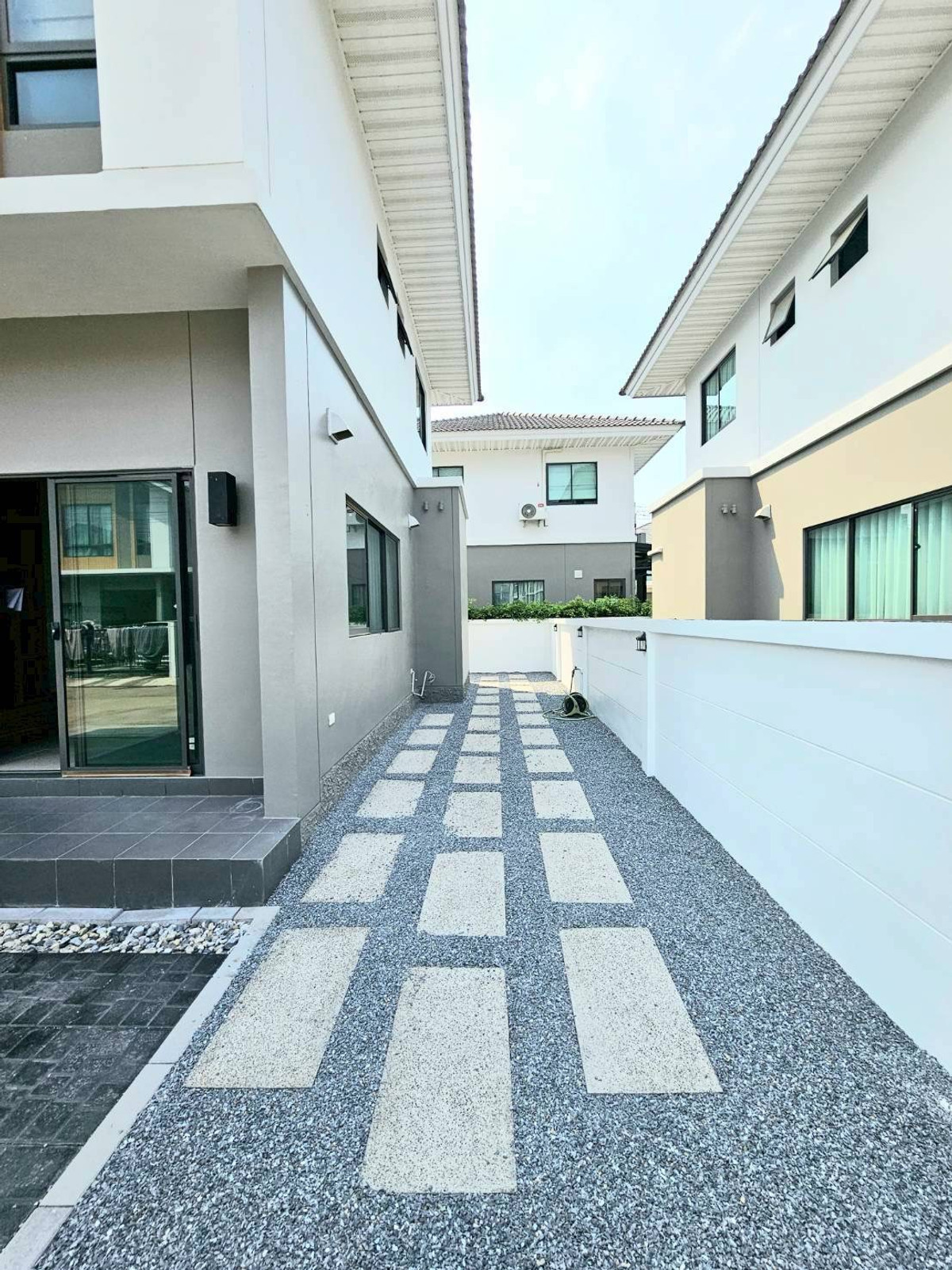 ขายนนทบุรี บางใหญ่ บางบัวทอง : ขายบ้านแฝดเพอร์เฟคพาร์ค ราชพฤกษ์-346 สไตล์บ้านเดี่ยว 38.1 ตร.ว. 4 นอน ฟรีเฟอร์ฯ