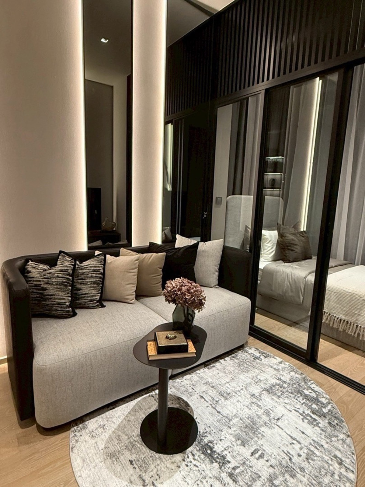 ขายคอนโดสีลม ศาลาแดง บางรัก : ห้องแบบนี้ “หลุดแล้วหลุดเลย” ไม่มีสำรอง ⚡
🔥Rare Item 2Bed 49sq.m. 💰10.72MB.
📞Phat 064-642-8664