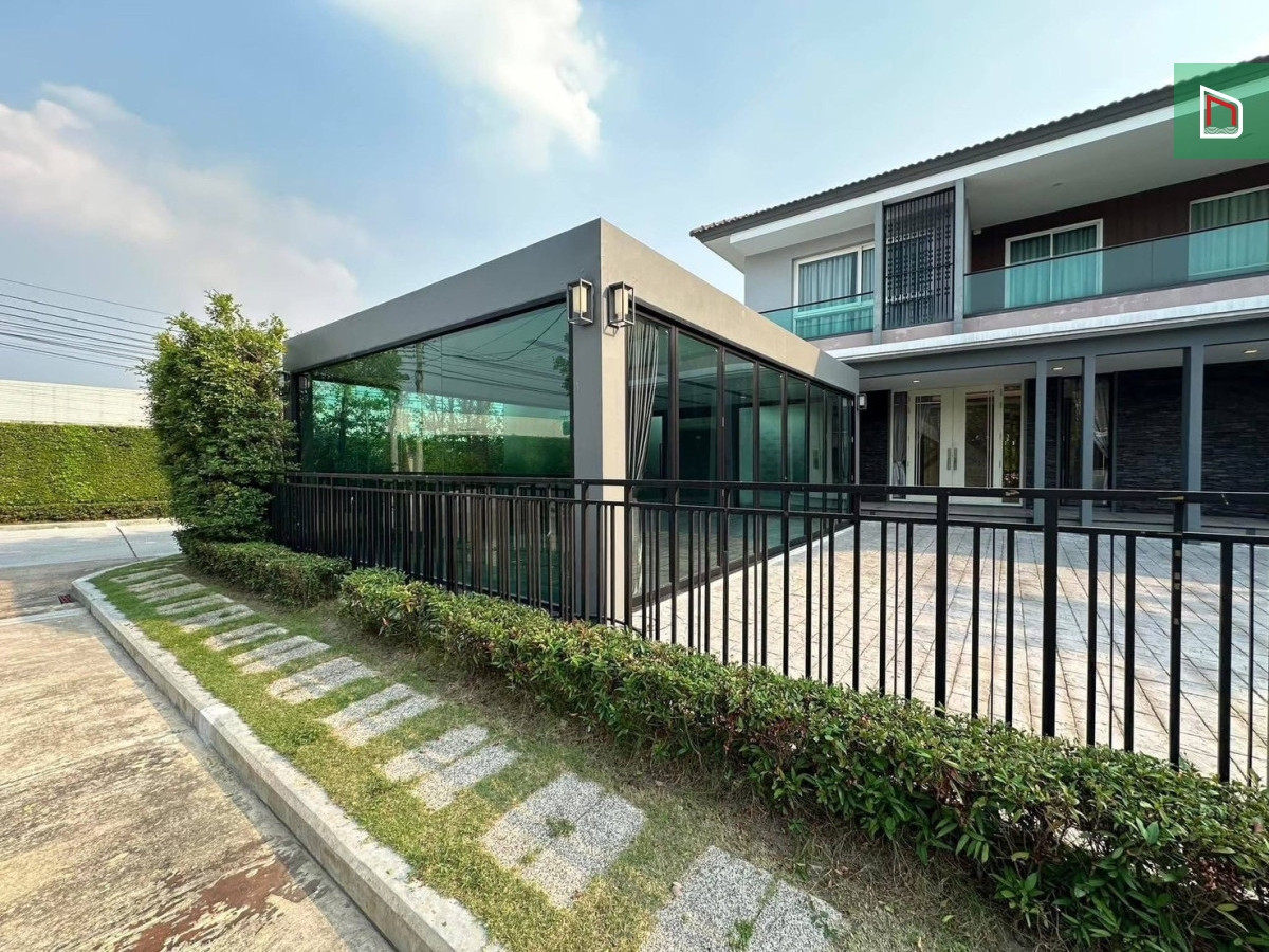 HousePinklao, Charansanitwong : Sell/rent a luxury house, The Grand Pinklao (De Pine zone), large house, 400 sq m, 3 bedrooms, 4 bathrooms, 21.5 million (rent 150,000), land width 118 sq m, furniture + complete set of electrical appliances, near Mahidol University.