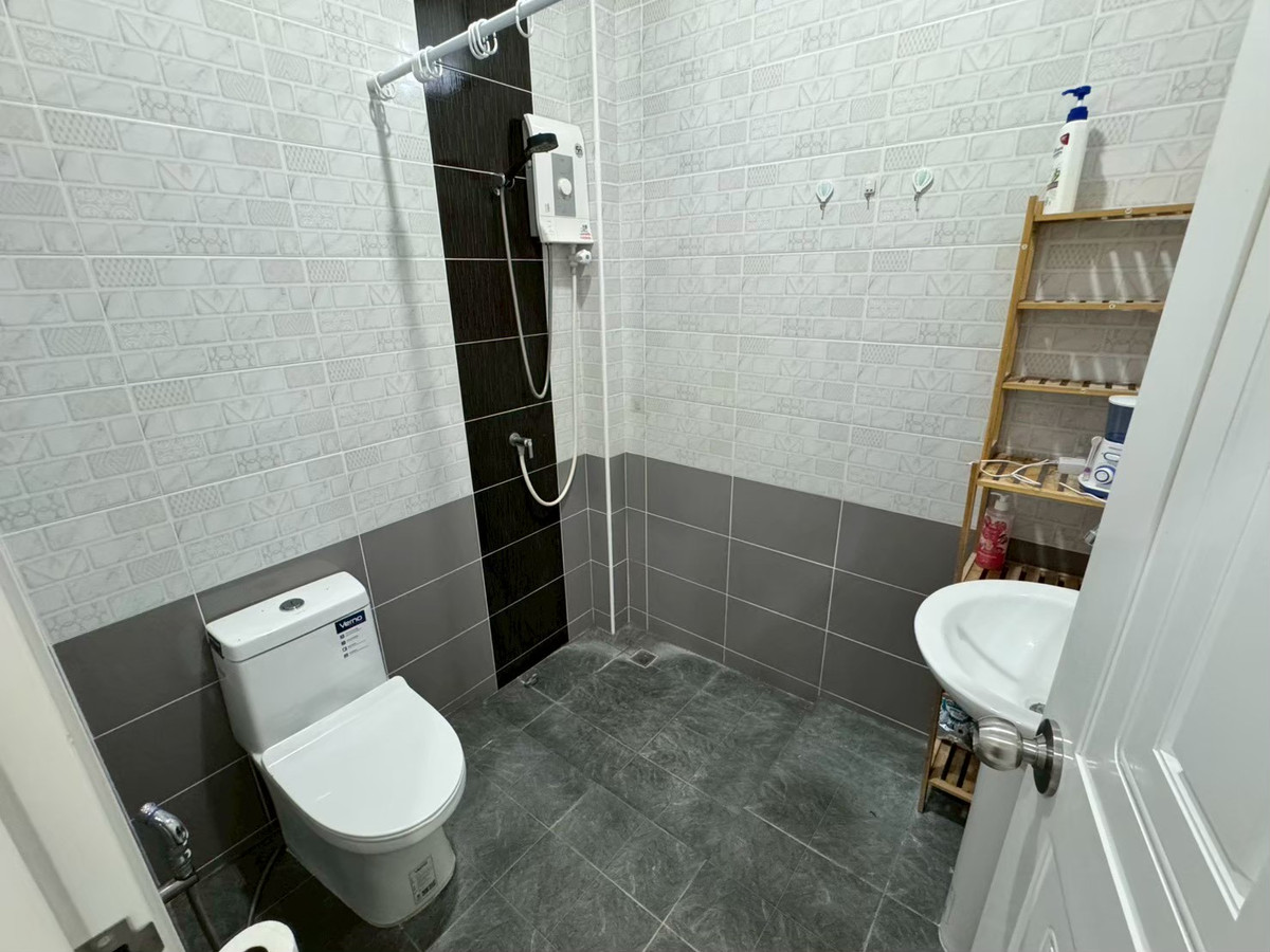 For SaleTownhomeRayong : Urgent sale, detached house, Sap Anan Living Home Village.