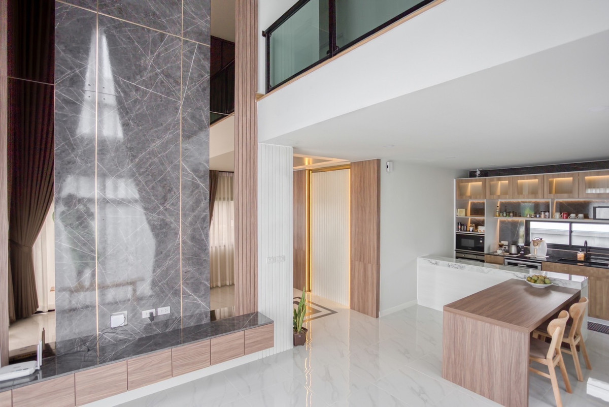 ขายบ้านสมุทรปราการ สำโรง : ขาย บ้านสวยบรรยากาศสวยน่าอยู่ ต่อเติมด้วยคุณภาพดี ทำเลดี โครงการดี อยู่หน้าสวนสวย+สนามเด็กเล่น ติดกับหอนาฬิกา Big Ben ถนนกว้าง เพื่อนบ้านดีซ้ายขวา ดีมาก เจอแบบนี้ ดีกว่าถูกหวย