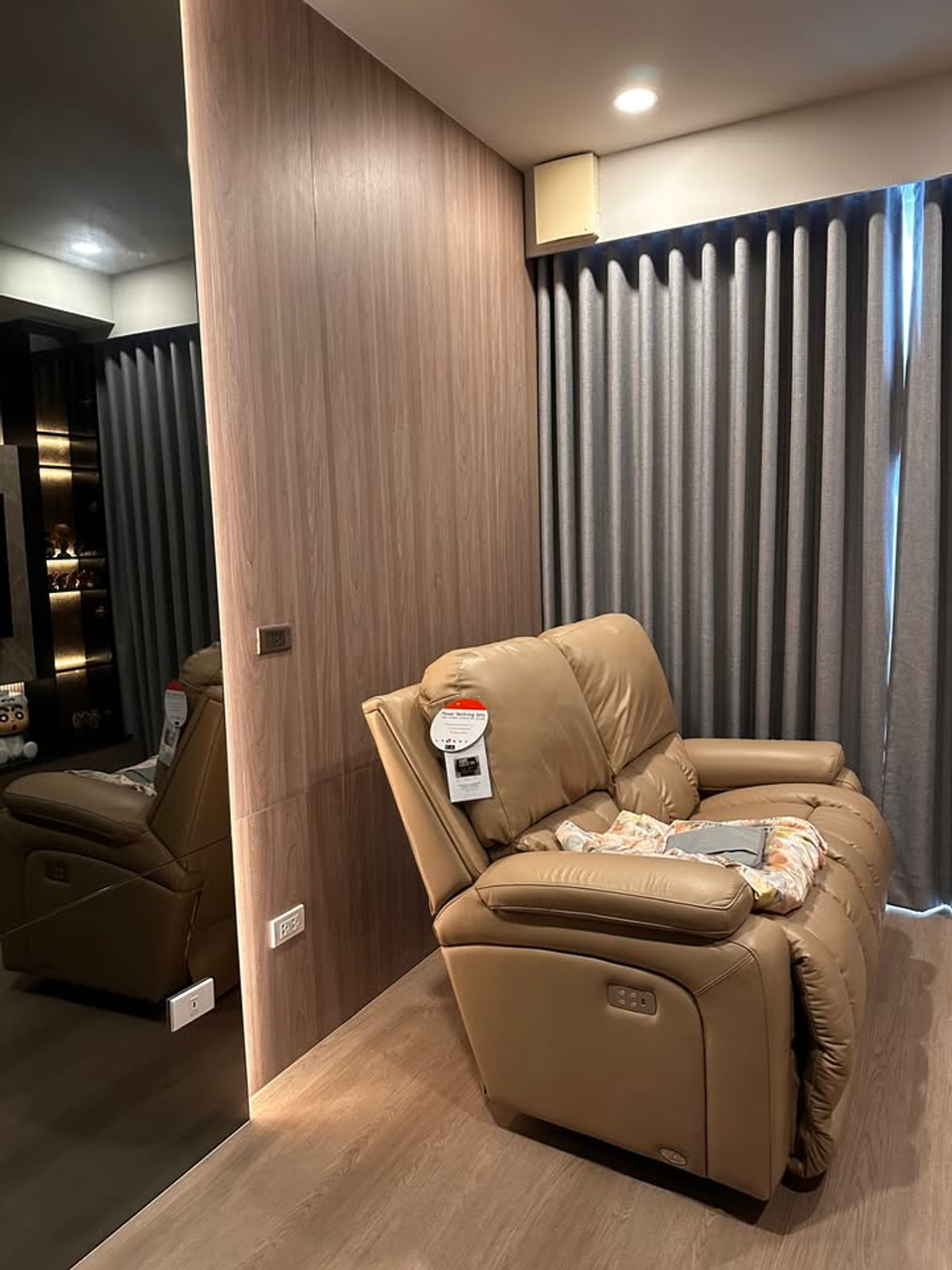 ให้เช่าคอนโดบางนา แบริ่ง ลาซาล : ให้เช่า Whizdom the forestias ปล่อยเช่าด่วน 30k! 1 ห้องนอนแต่งหรู Digital Lock ครบเซ็ต ใกล้ BTS