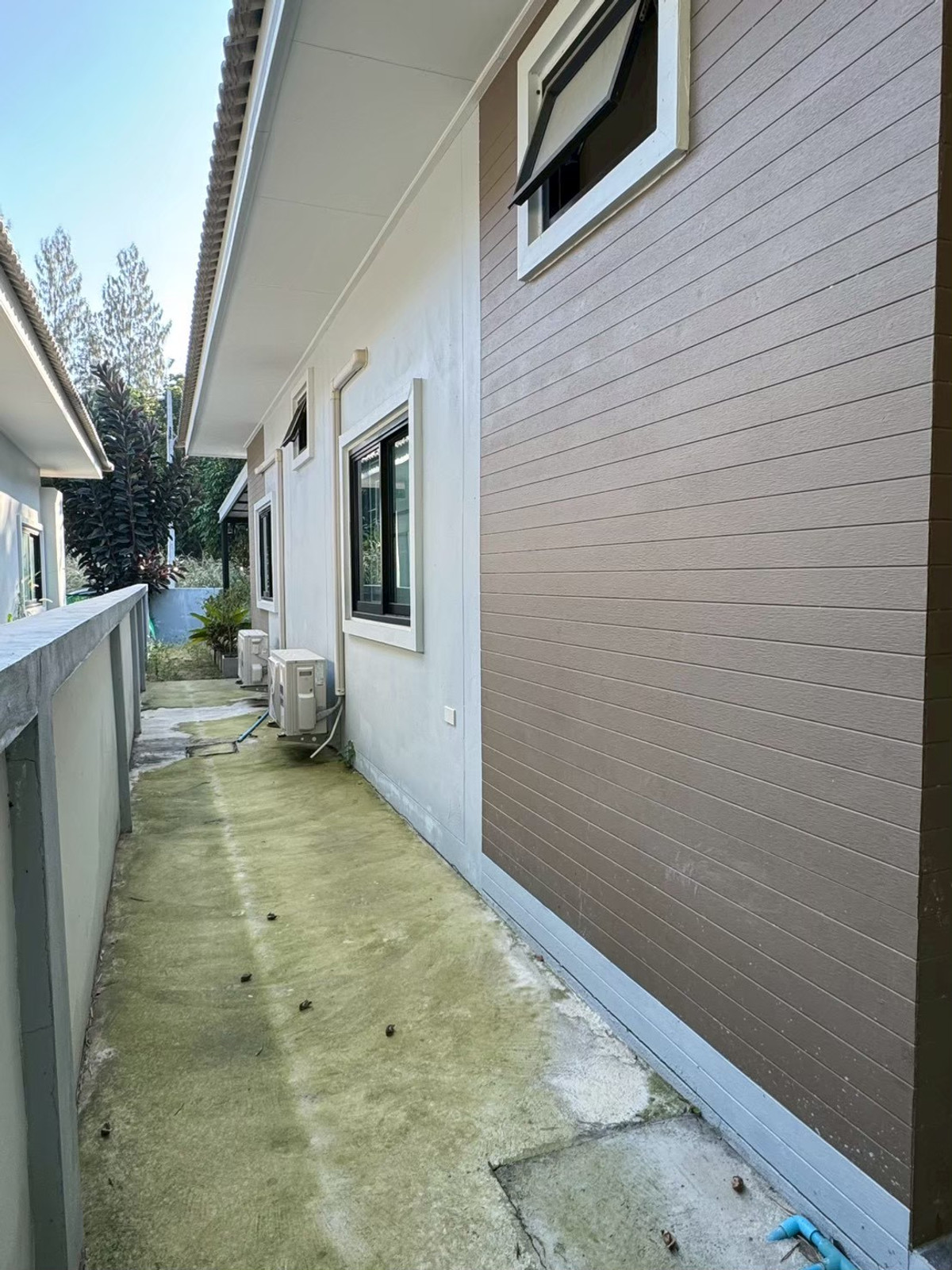 For SaleTownhomeRayong : Urgent sale, detached house, Sap Anan Living Home Village.