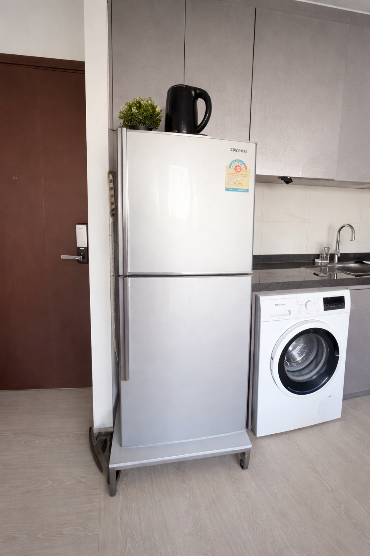 คอนโดพระราม 9 เพชรบุรีตัดใหม่ RCA : 🔥ปล่อยเช่า/ขายด่วน ห้องที่ Rhythm Asoke ใกล้ MRT พระราม 9 