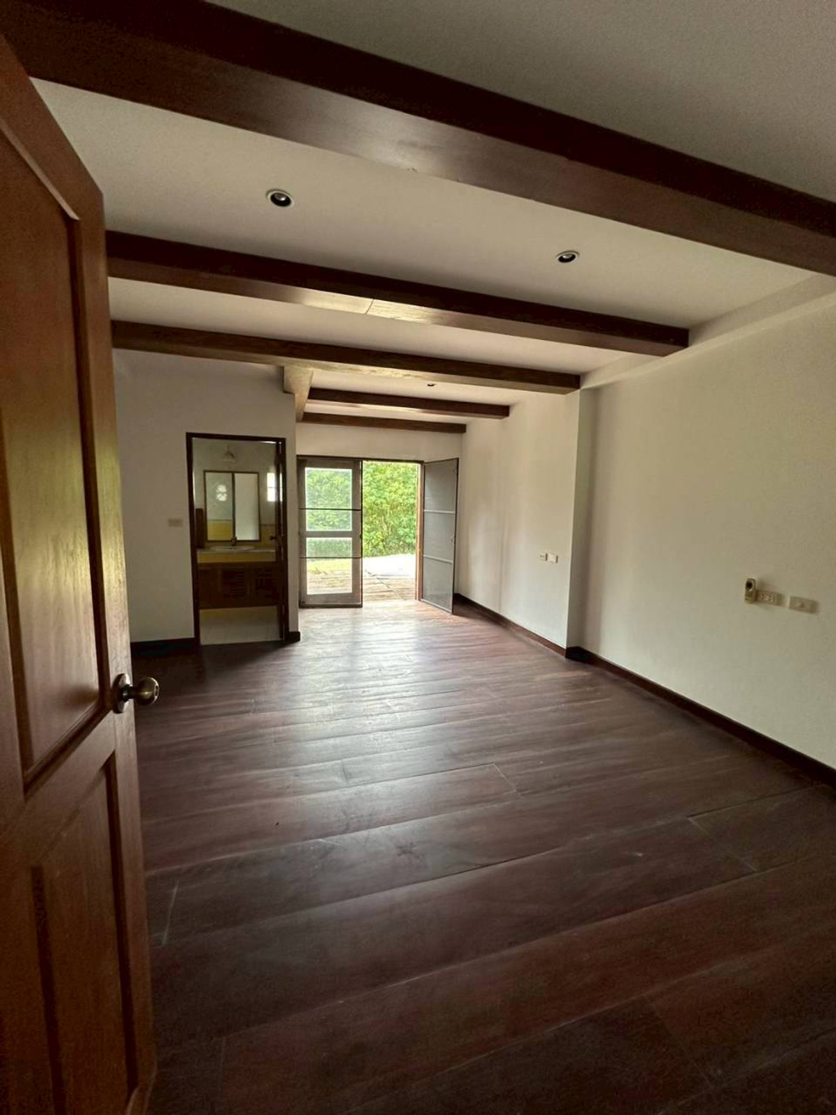 ขายที่ดินสระบุรี : 96309 - ขายที่ดินพร้อมบ้านไม้สัก มวกเหล็ก สระบุรี วิวธรรมชาติ ใกล้สนามกอล์ฟ