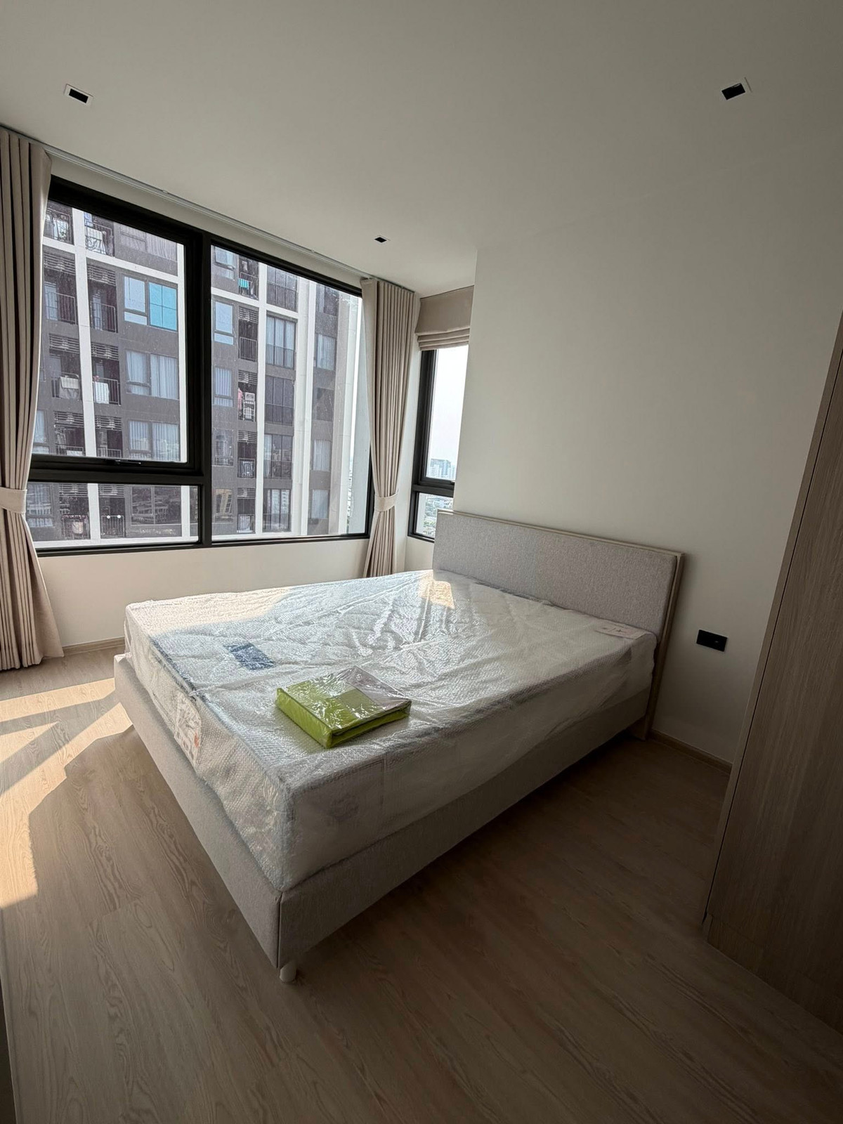 For RentCondoWongwianyai, Charoennakor : ⭐️ Reference Sathorn-Wongwianyai ⭐️1 bedroom plus has complete furniture and electrical appliances.