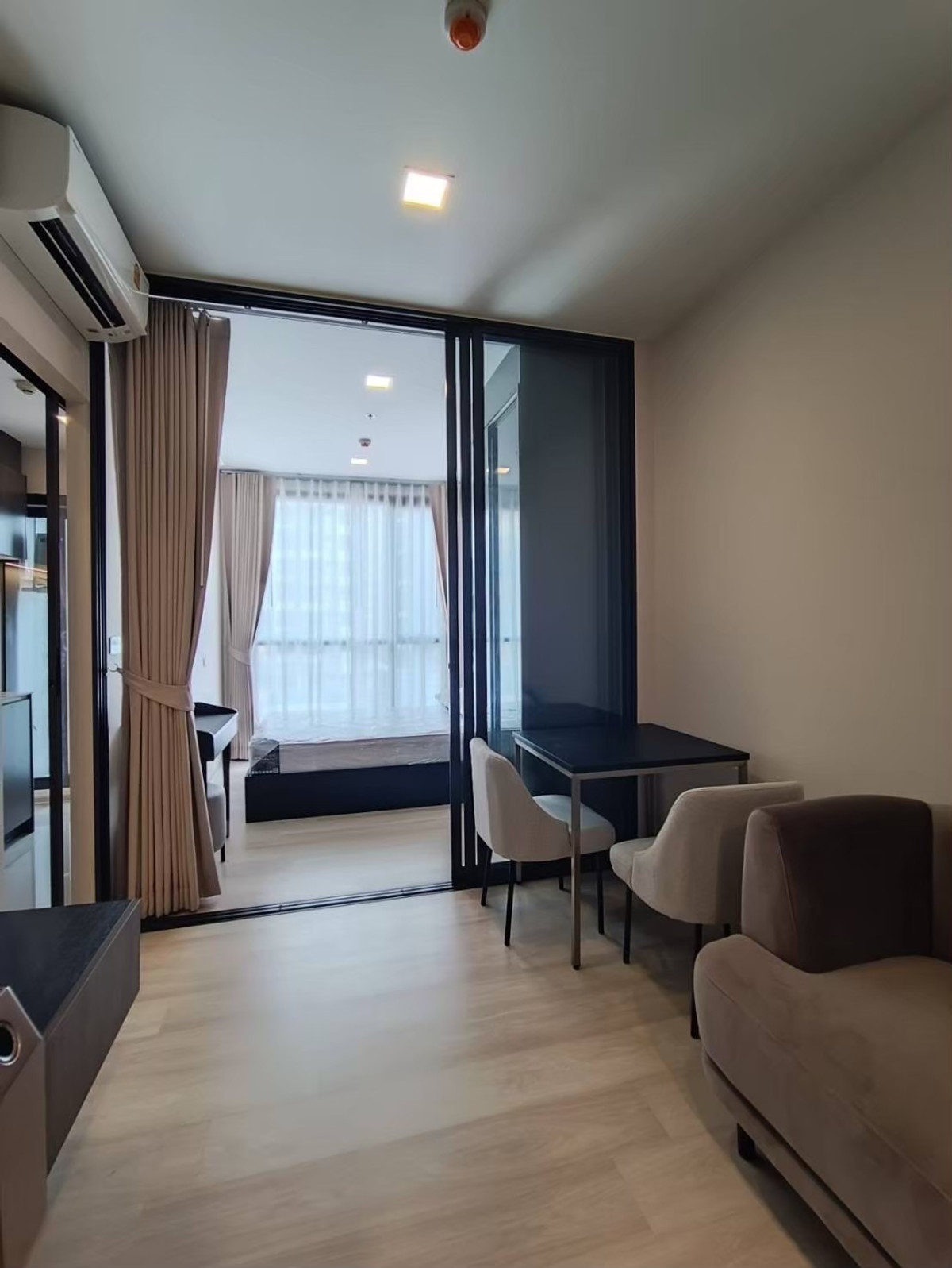 ให้เช่าคอนโดสะพานควาย จตุจักร : ให้เช่า เดอะ ไพรเวซี่ จตุจักร เฟอร์นิเจอร์และเครื่องใช้ไฟฟ้าครบ 