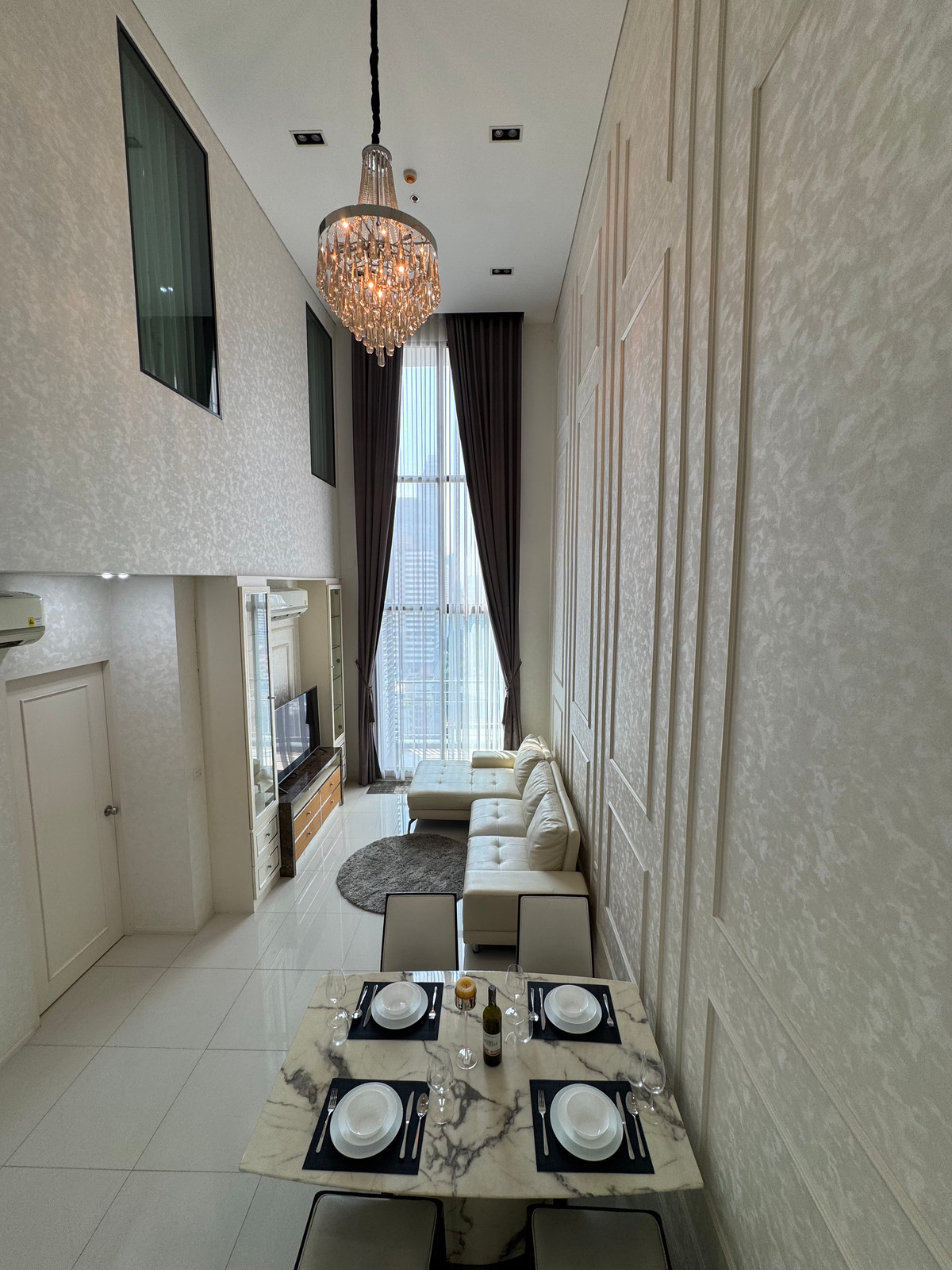 ให้เช่าคอนโดพระราม 9 เพชรบุรีตัดใหม่ RCA : ให้เช่า Villa Asoke Duplex ชั้นสูง พื้นที่กว้าง 90 ตร.ม. ห้องสวยหรูสภาพนางฟ้า