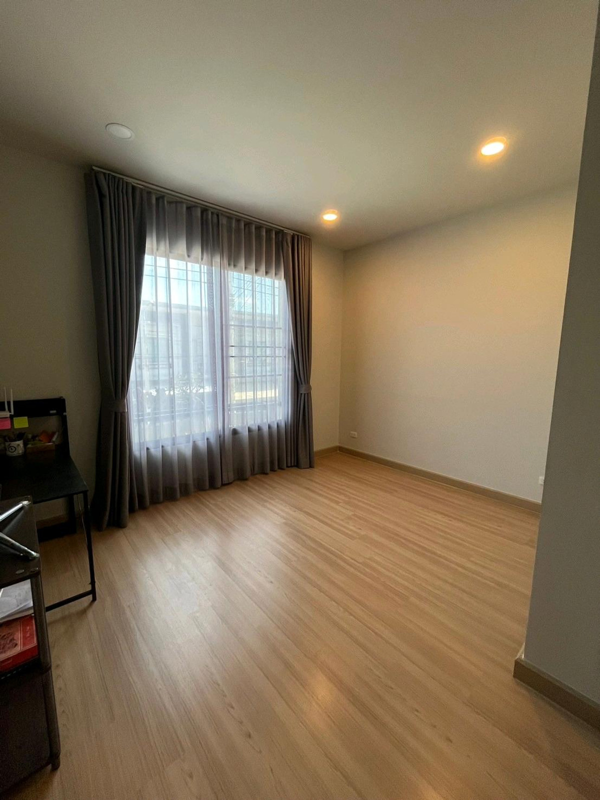 ให้เช่าทาวน์โฮมบางนา แบริ่ง ลาซาล : ให้เช่า ถนนเมน 19.9ตรว 3นอน3น้ำ ทาวน์โฮม 2 ชั้น บริทาเนีย เมกะทาวน์ บางนา  