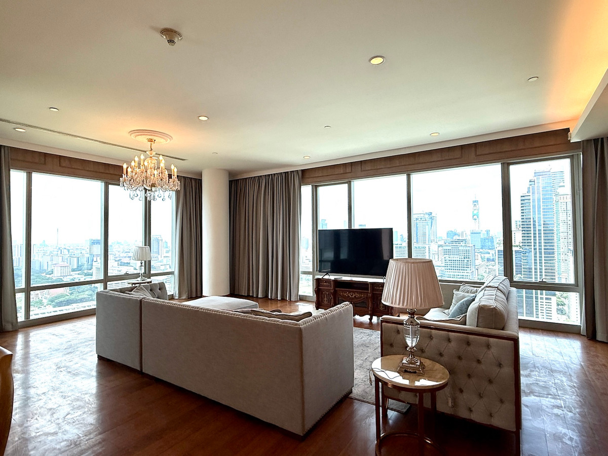 ให้เช่าคอนโดวิทยุ ชิดลม หลังสวน : คอนโด 4 ห้องนอน พื้นที่กว้างขวาง อยู่ใกล้สยามสแคว