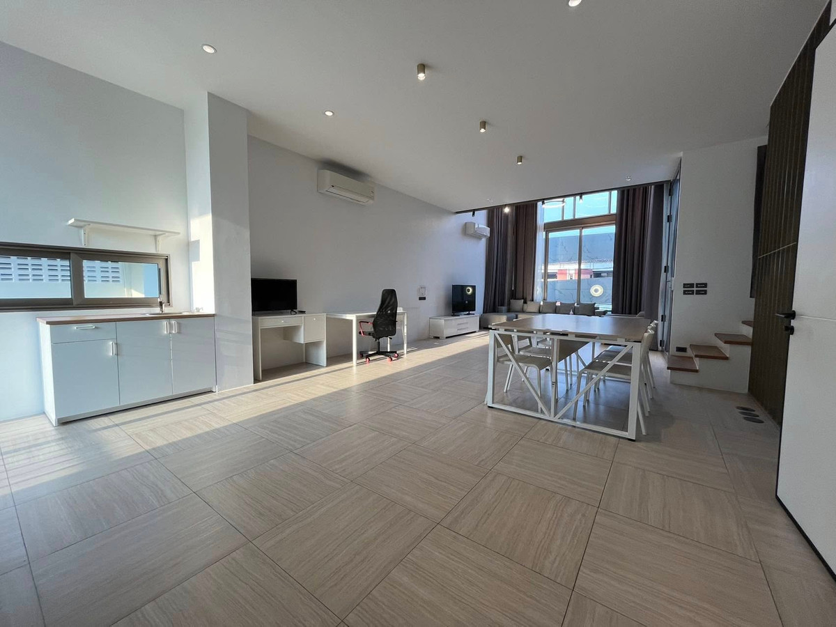 ให้เช่าโฮมออฟฟิศลาดพร้าว เซ็นทรัลลาดพร้าว : ᚱ ให้เช่า ✅ จดทะเบียนบริษัทได้ โฮมออฟฟิศ 4 ชั้น 🔥3 ห้องนอน 1 ห้องแม่บ้าน🔥 ลาดพร้าว 35 400 ตร.ม. ใกล้ BTS ภาวนา