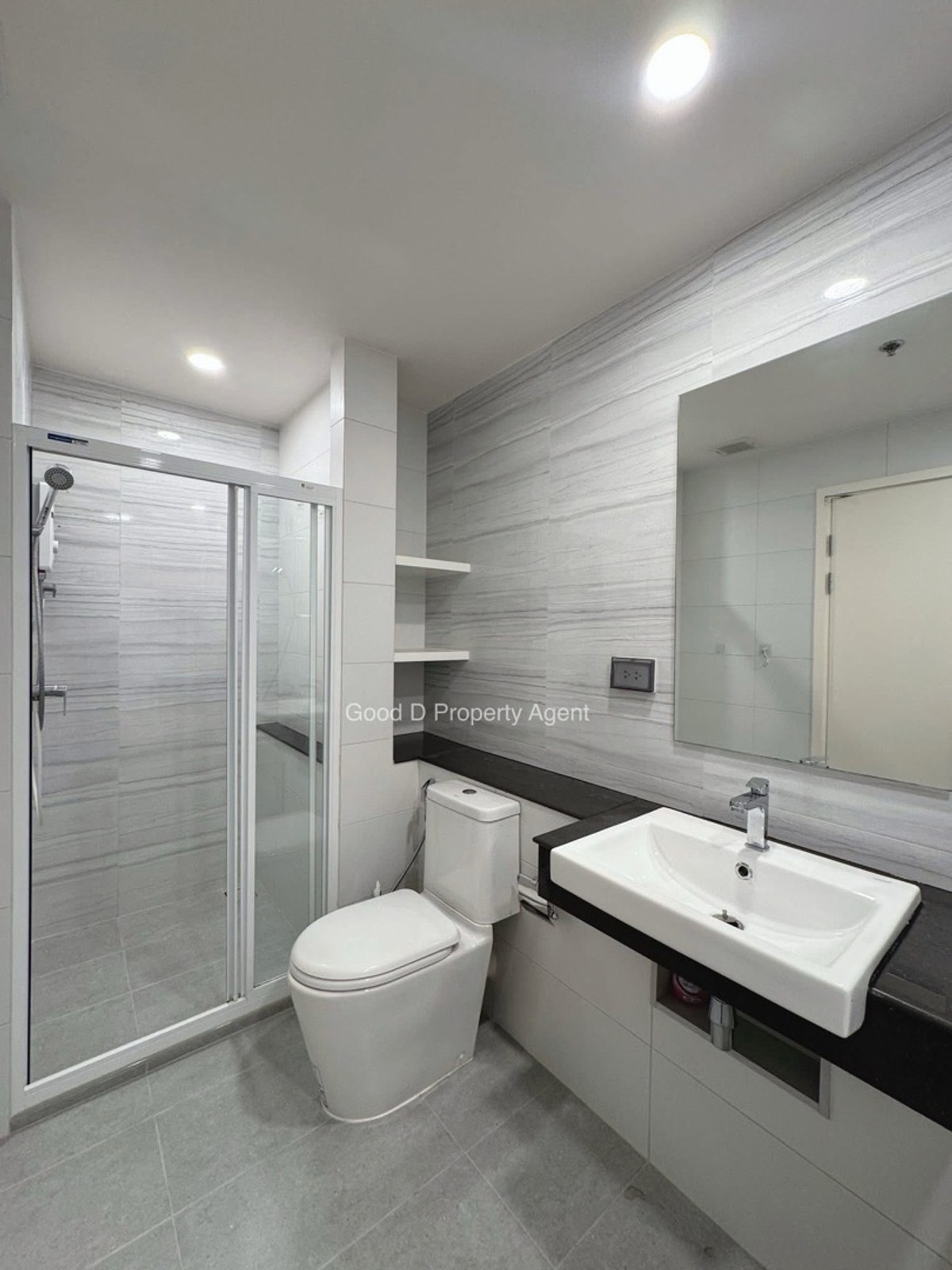 For RentCondoKorat Nakhon Ratchasima : Condo for rent, 2 bedrooms Essence Korat