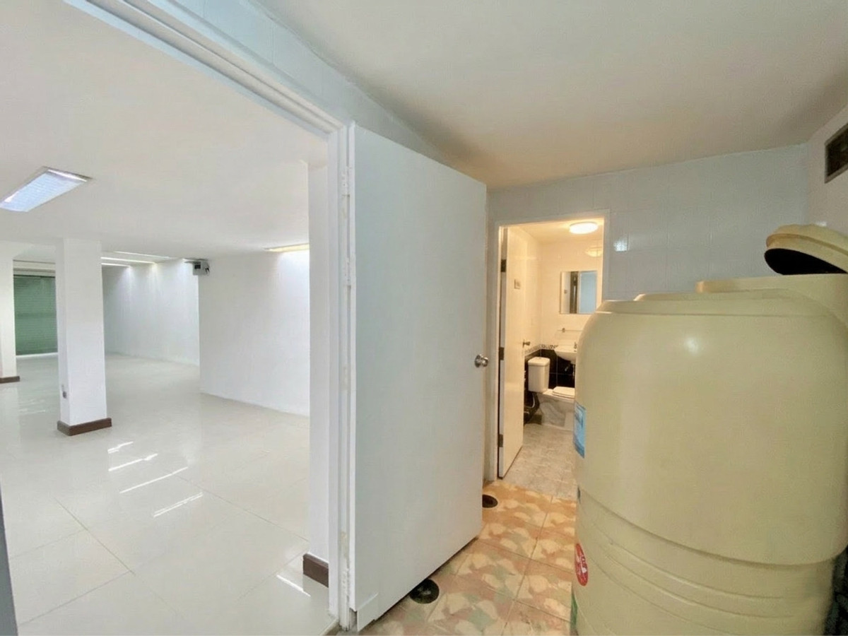 For SaleShop HouseBang Sue, Wong Sawang, Tao Pun : Commercial building opposite MRT Wongsawang / 2 units (for sale), Commercial Building opposite MRT Wongsawang / 2 Units (FOR SALE) BNS024