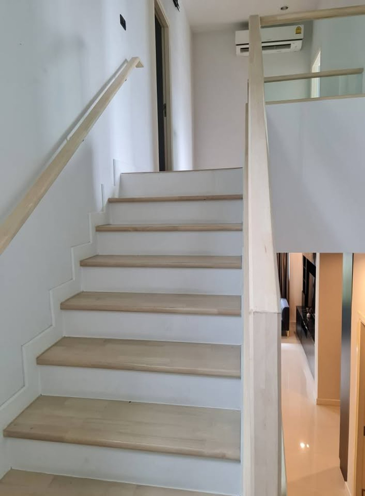 For RentHousePattaya, Bangsaen, Chonburi : Detached House H Living Life Chaipornwithee - Motorway / 4 Bedrooms (FOR RENT) BEWN146