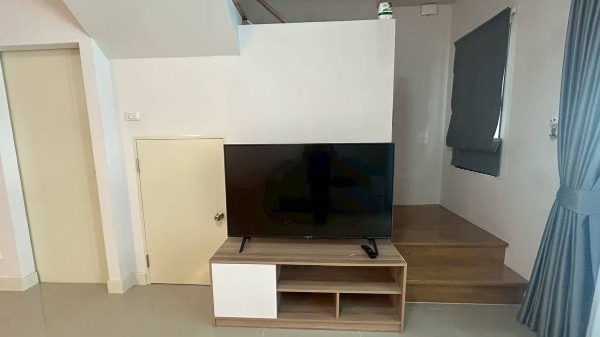 ให้เช่าทาวน์โฮมนวมินทร์ รามอินทรา : ให้เช่าทาวน์โฮม บ้านกลางเมือง รามอินทรา เฟอร์ครบ ใกล้รถไฟฟ้า MRT คู้บอน และแฟชั่นไอซ์แลนด์