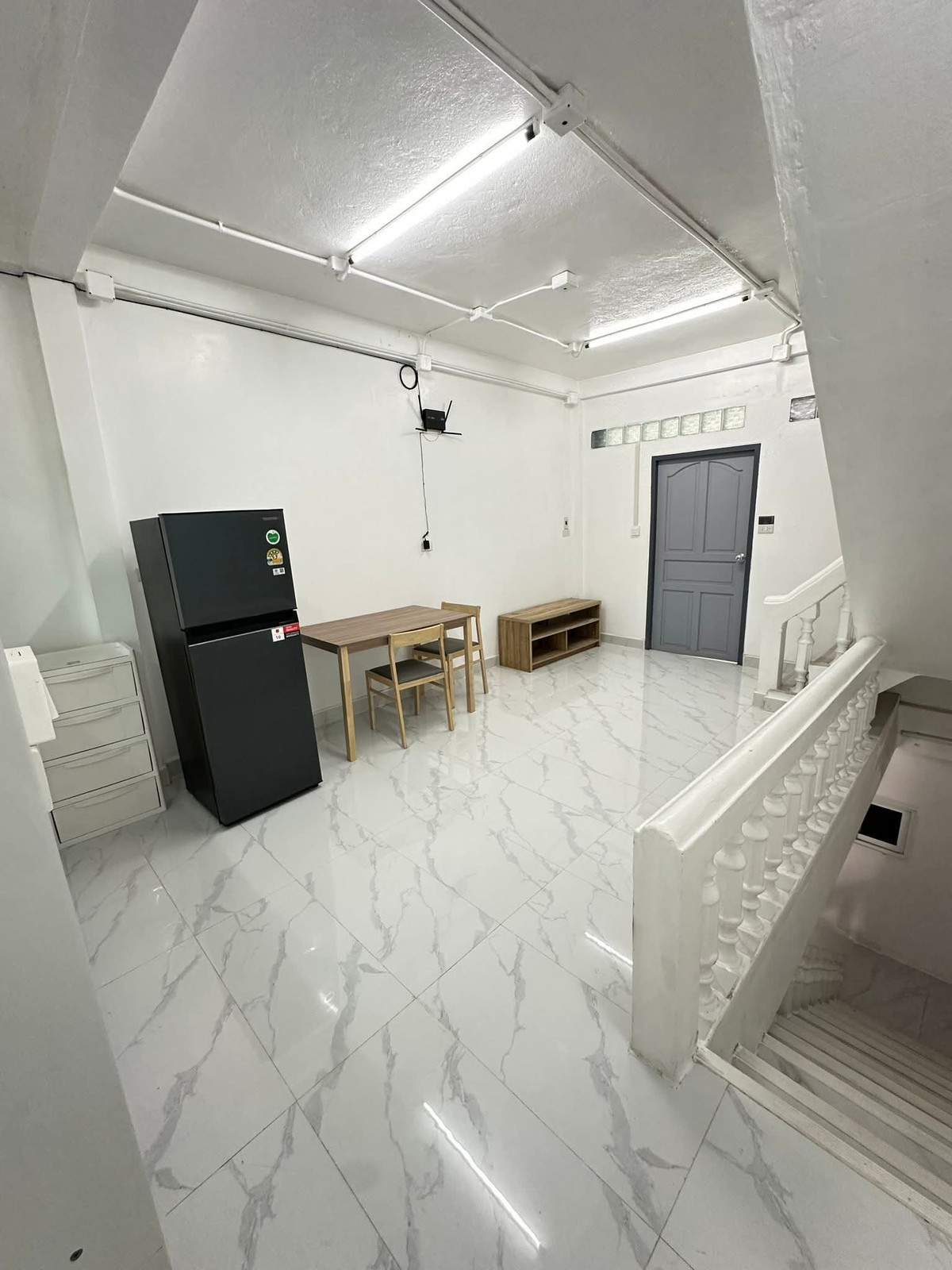 ให้เช่าทาวน์โฮมบางซื่อ วงศ์สว่าง เตาปูน : ให้เช่าทาวน์โฮม 3 ชั้น ทำเลประชาชื่น ใกล้ ม.ธุรกิจบัณฑิตย์ (DPU) 