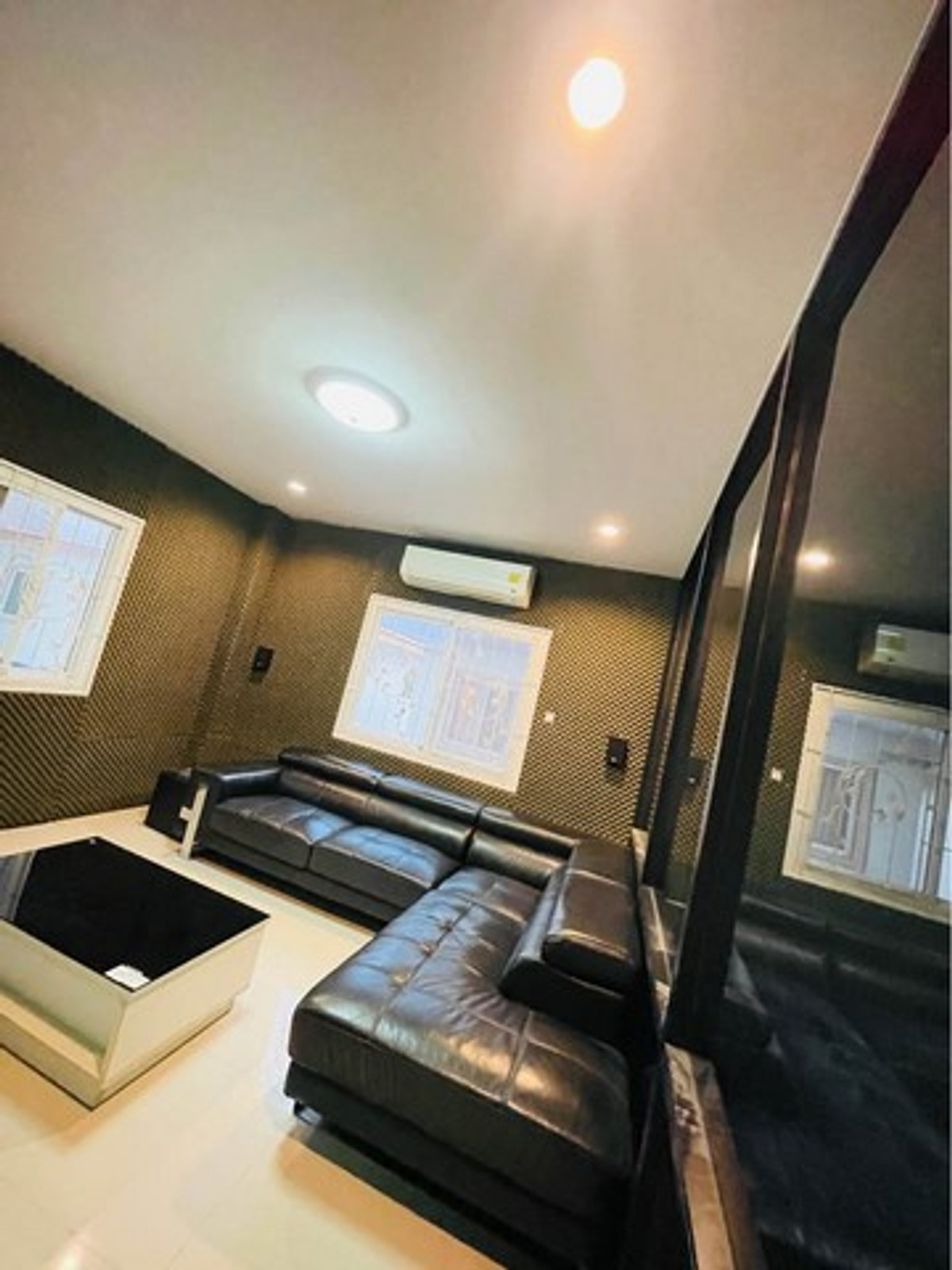 For RentShop HouseSamut Prakan,Samrong : HR3341 Commercial building for rent, 3 floors, beautifully decorated, ready to do business & Residential, can enter and exit in many ways, near Mega Bangna.