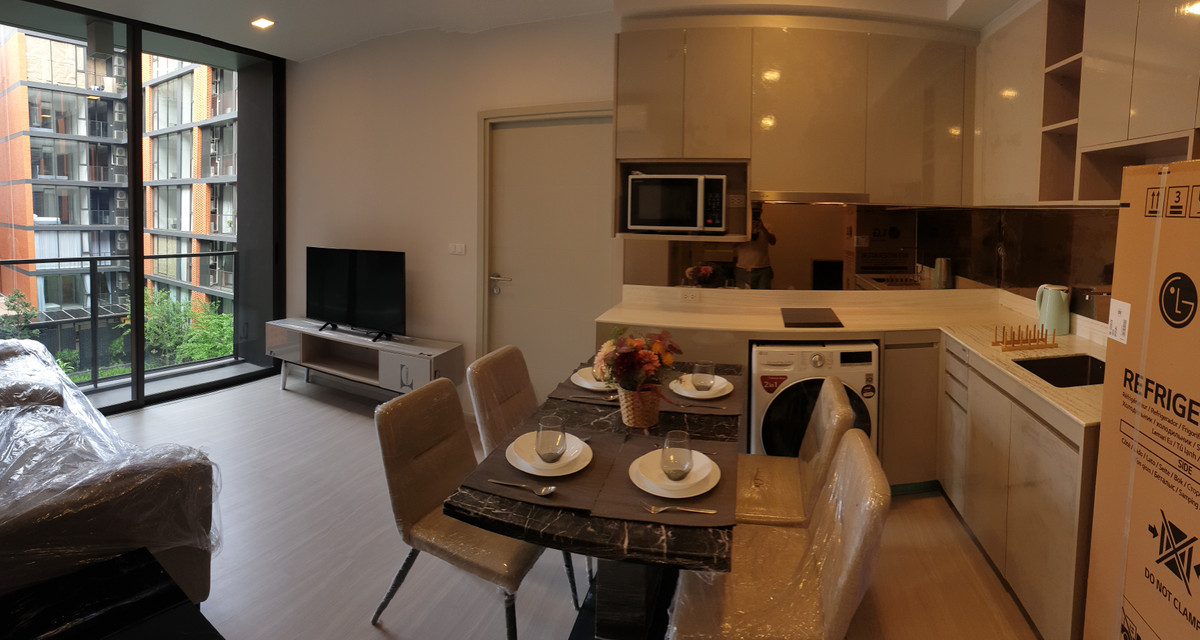 ให้เช่าคอนโดสุขุมวิท อโศก ทองหล่อ : 🔥 2 ห้องนอน Rare Unit ใกล้ BTS เอกมัย | Quintara สุขุมวิท 42 | วิวสระ ห้องหัวมุม 🔥