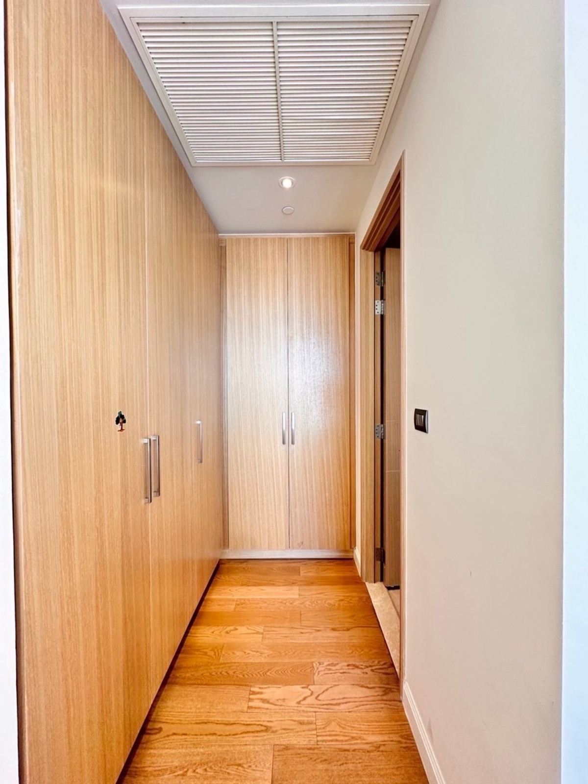 ให้เช่าคอนโดวงเวียนใหญ่ เจริญนคร : ชั้น 29 Iconsiam 2 นอน Magnolias Waterfront Residences (Iconsiam) พร้อมเข้าพัก 